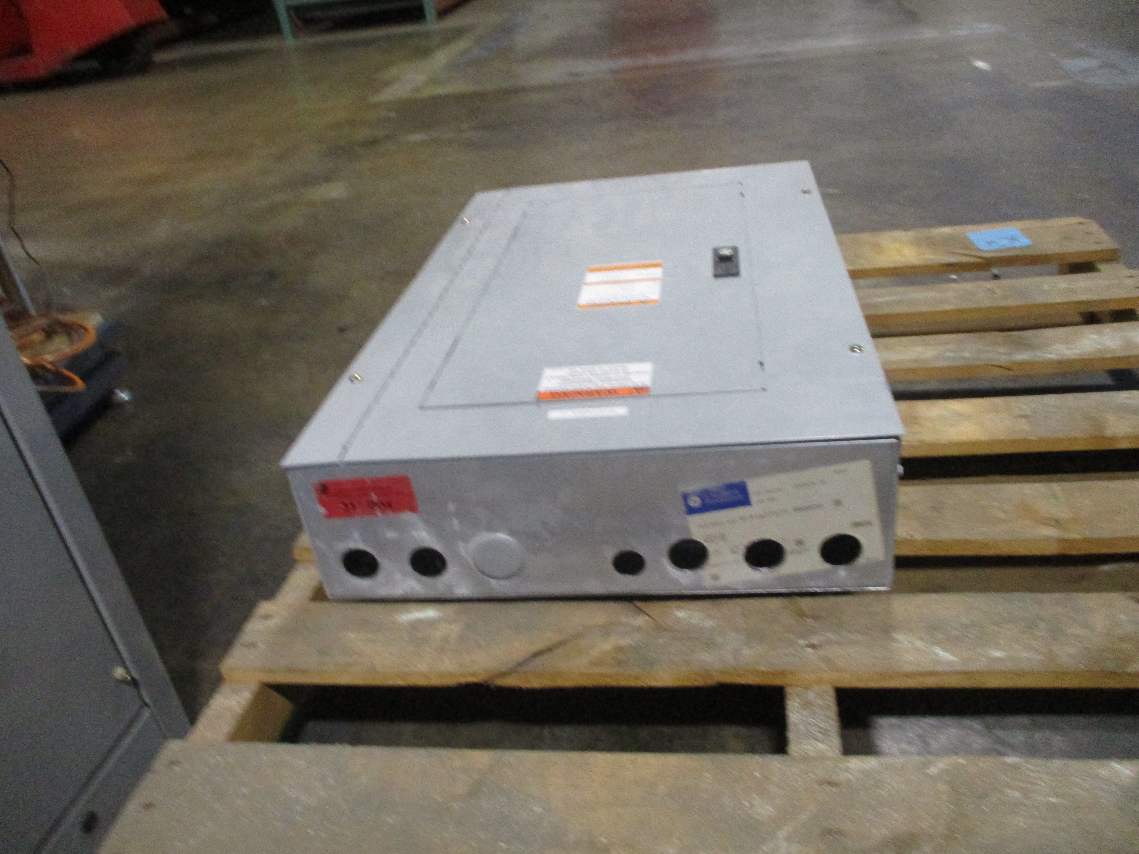 GE Main Breaker Circuit Breaker Panel AQF3301AB 100A Main 208/120V 3PH 4W Used