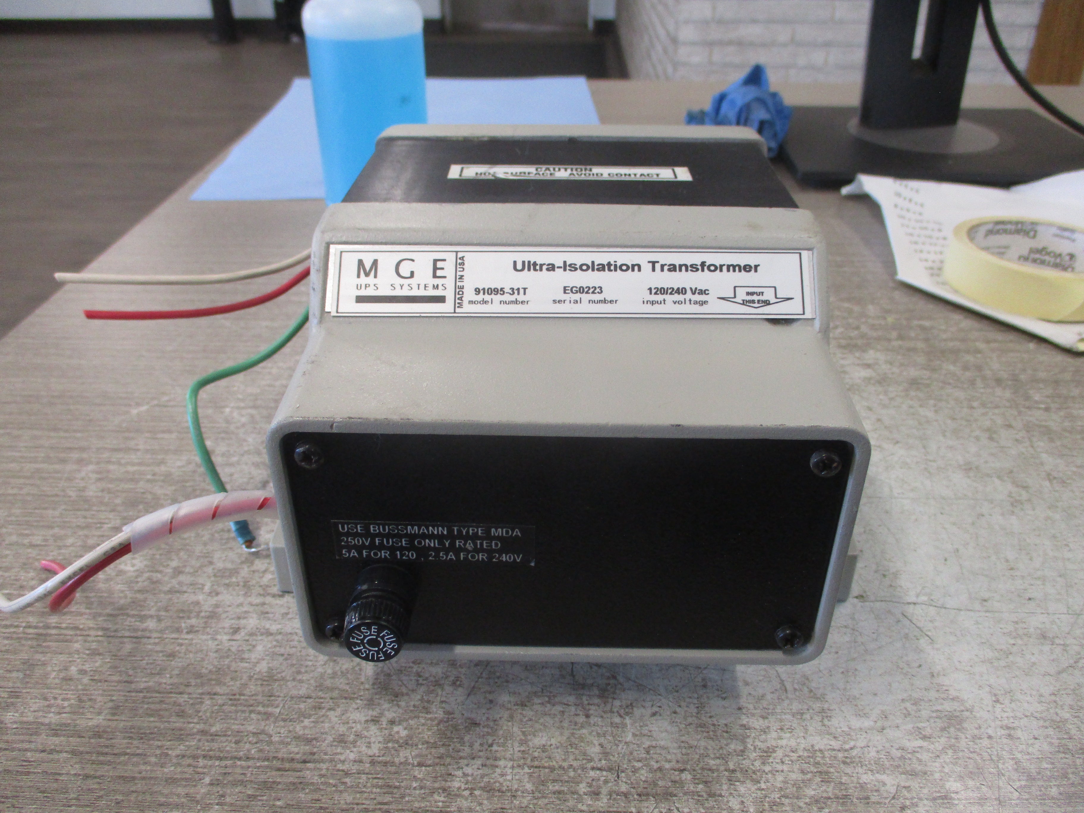 MGE Ultra-Isolation Transformer 91095-31T 500VA 50/60Hz Input: 120/240V