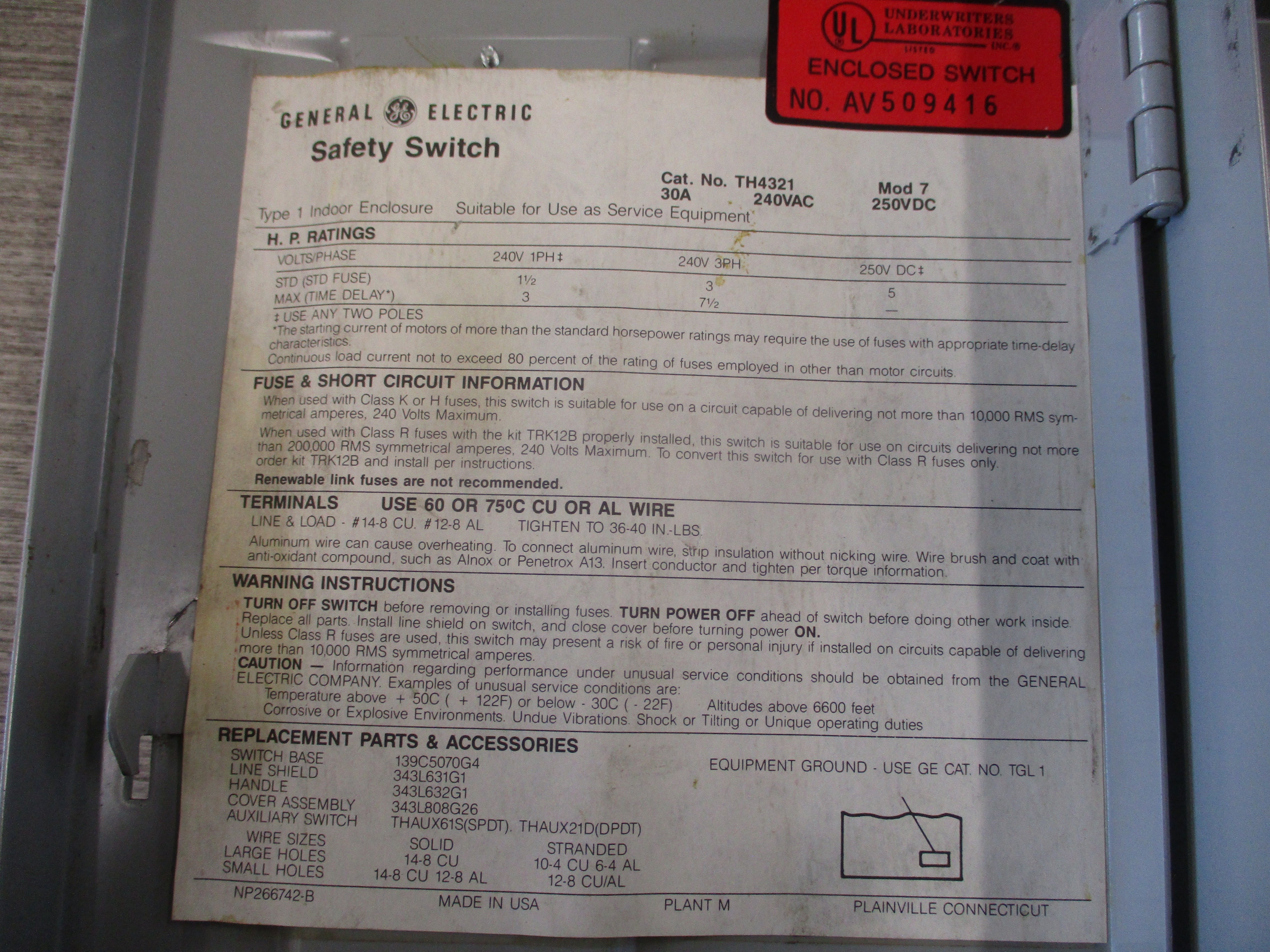 GE Fusible Safety Switch/Disconnect TH4321 30A 240V 3P Used