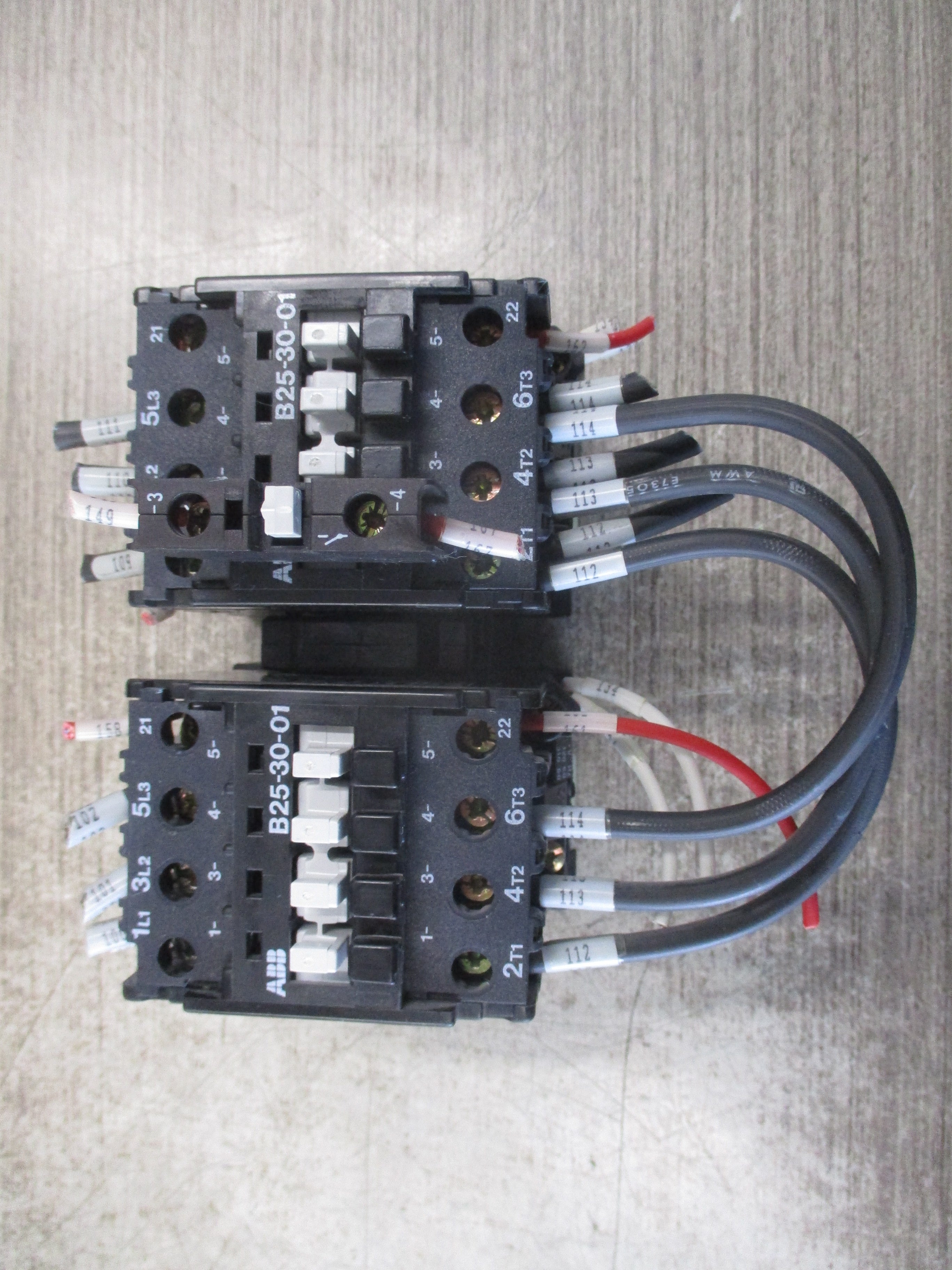 ABB Reversing Contactor B25-30-01 120V Coil 33A 600V (1) Aux Contact Used