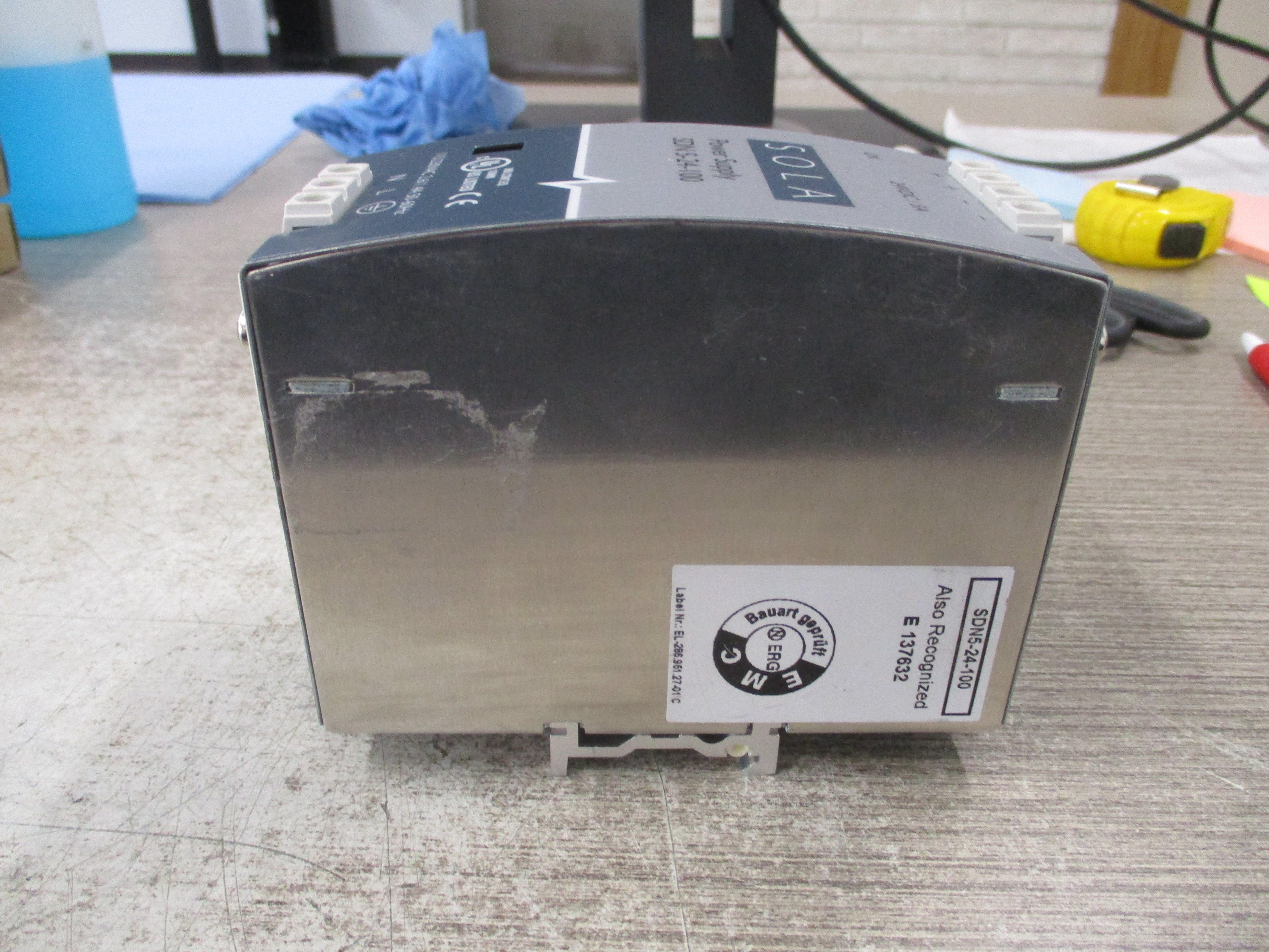 Sola / Hevi-Duty Power Supply SDN 5-24-100 Input: 115/230VAC 2.2/1.0A 50/60Hz