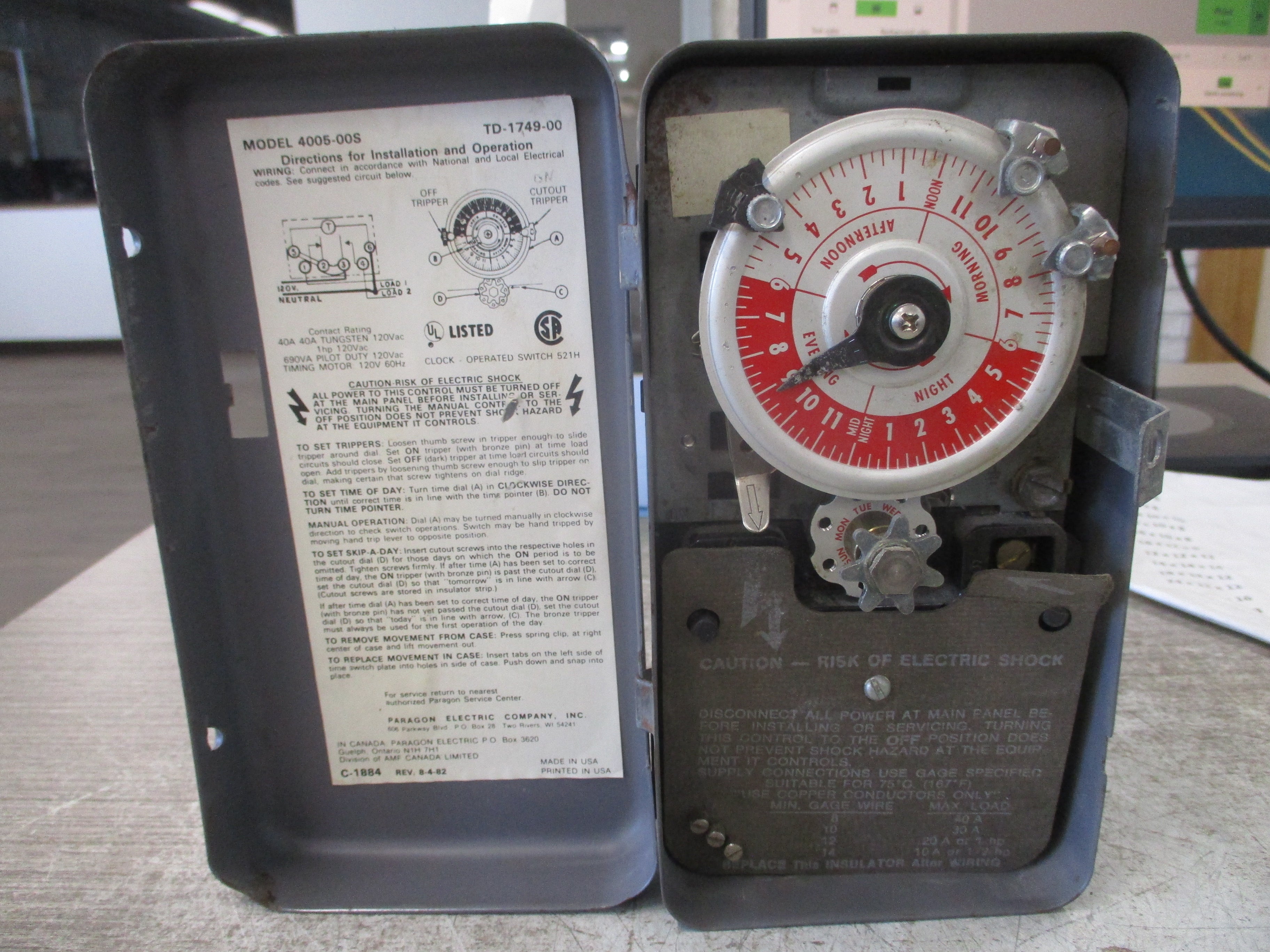 Paragon Timer 4005-00S 120V *Bent Corner* Used