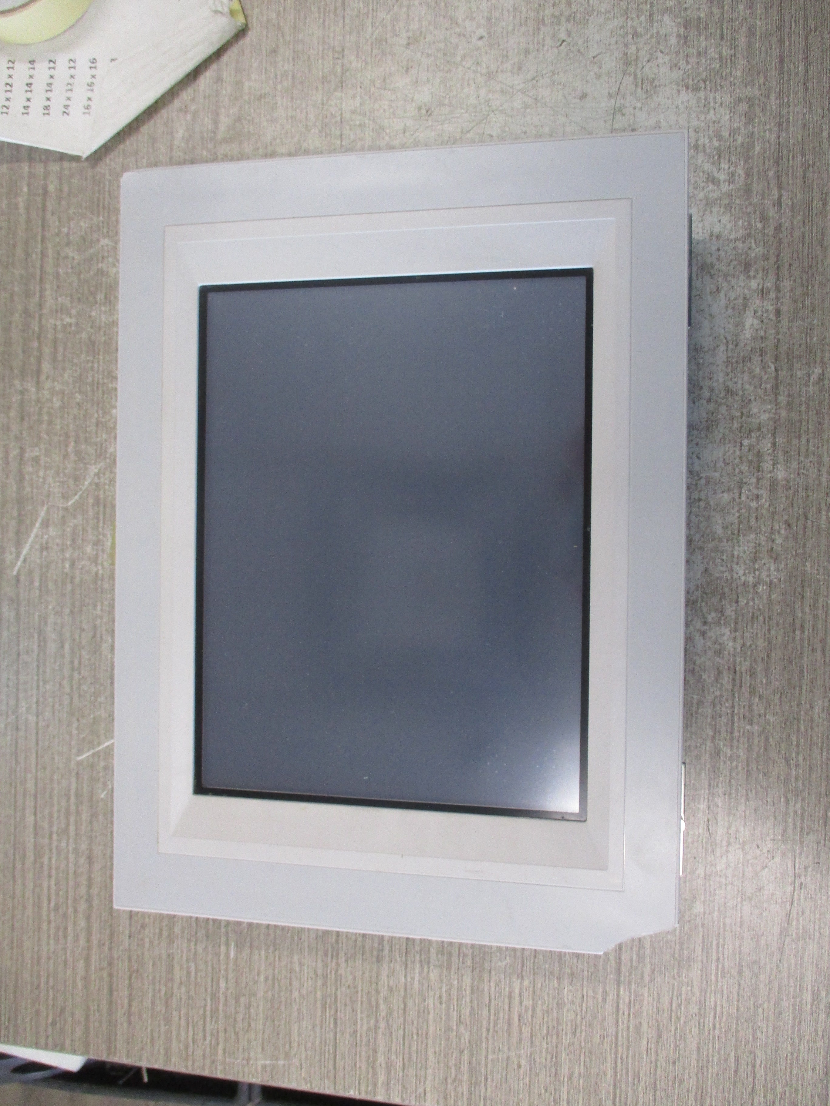 Idec Micro/I HMI Panel HG3F-FT22TF-W 24VDC *Broken Corner* Used