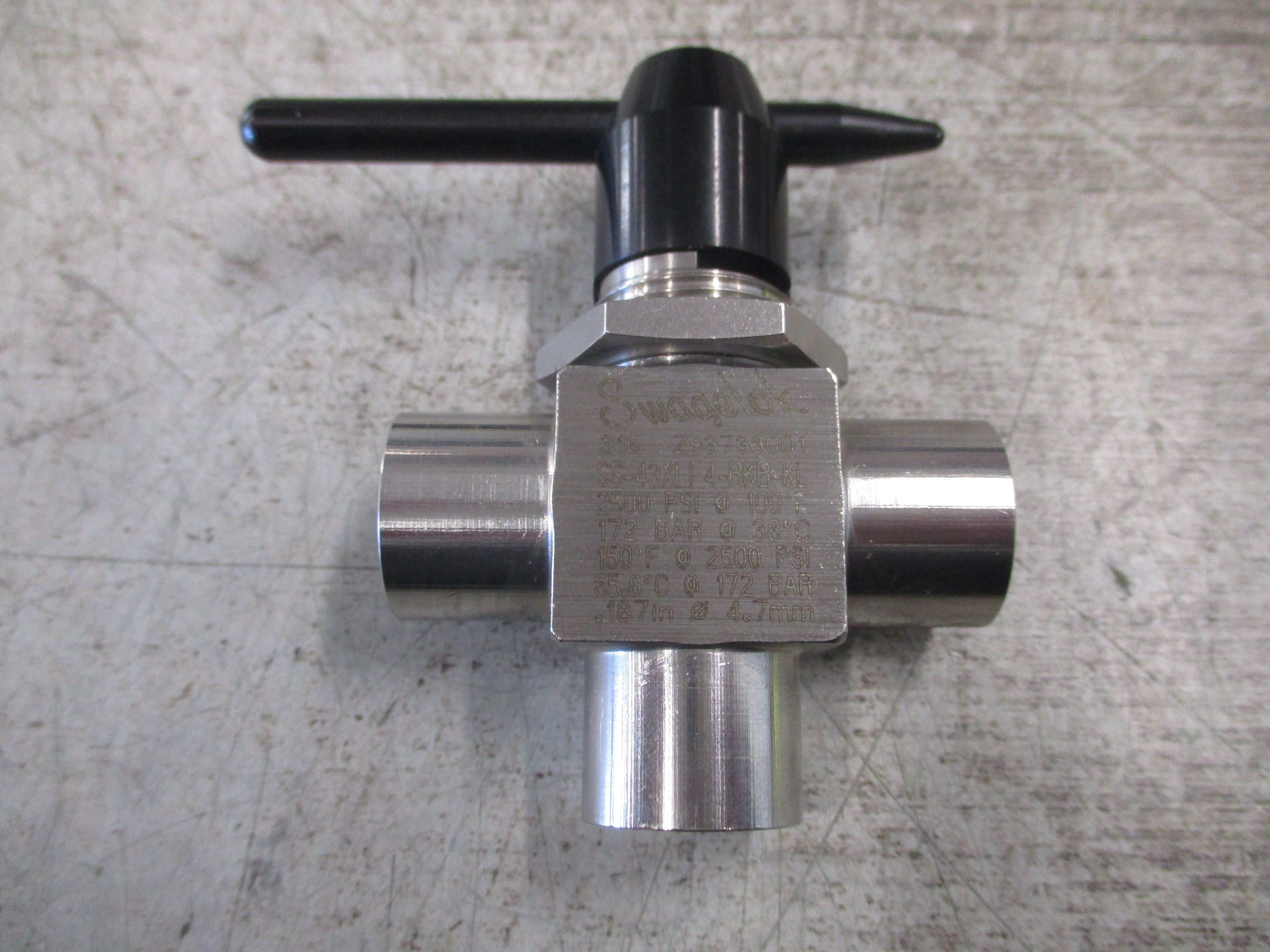 Swagelok Stainless Steel 3-Way Ball Valve SS-43XLF4-BKB-KL 2500 PSIG Used