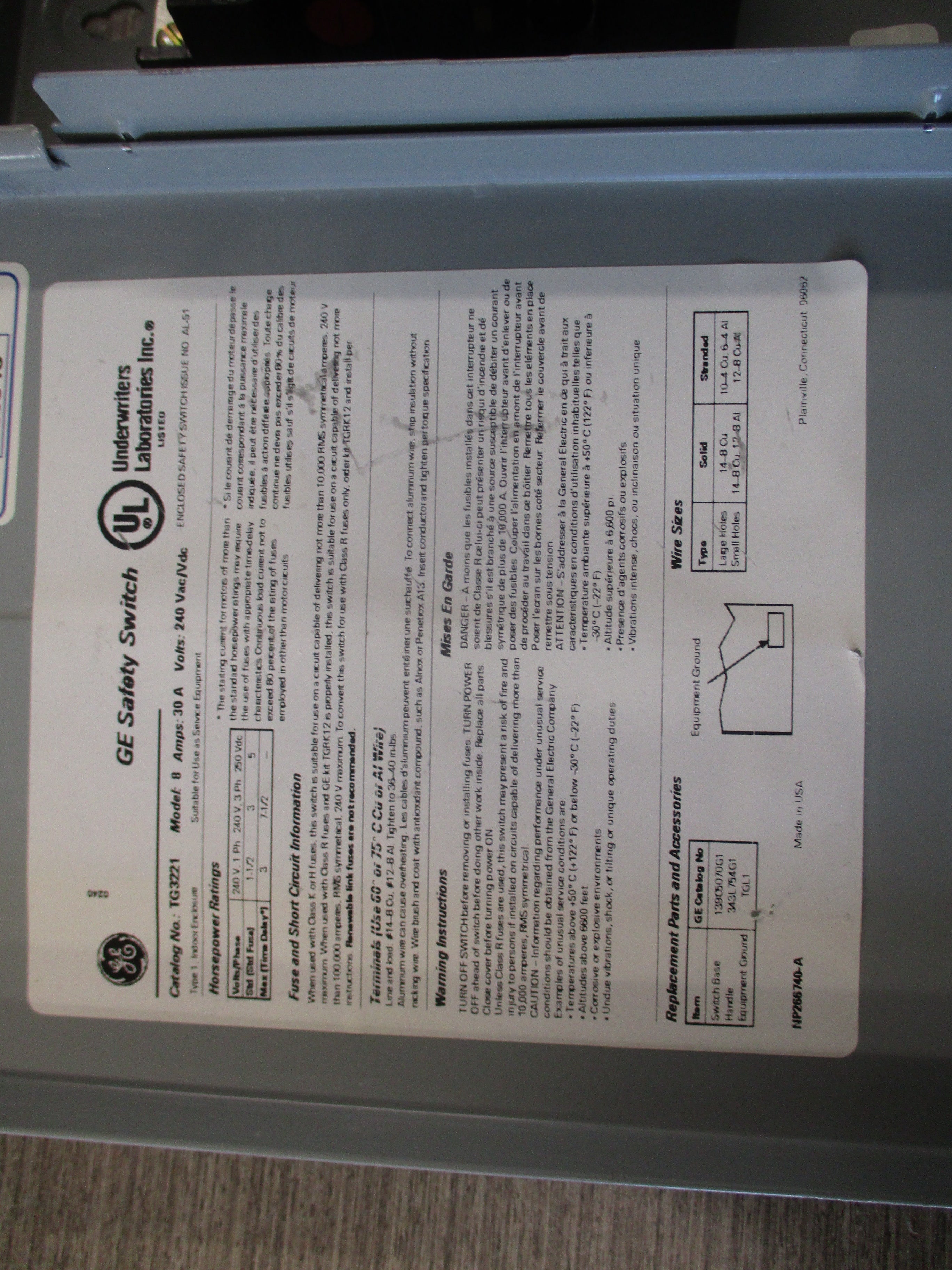 GE Fusible Safety Switch/Disconnect TG3221 30A 240V 2P Used