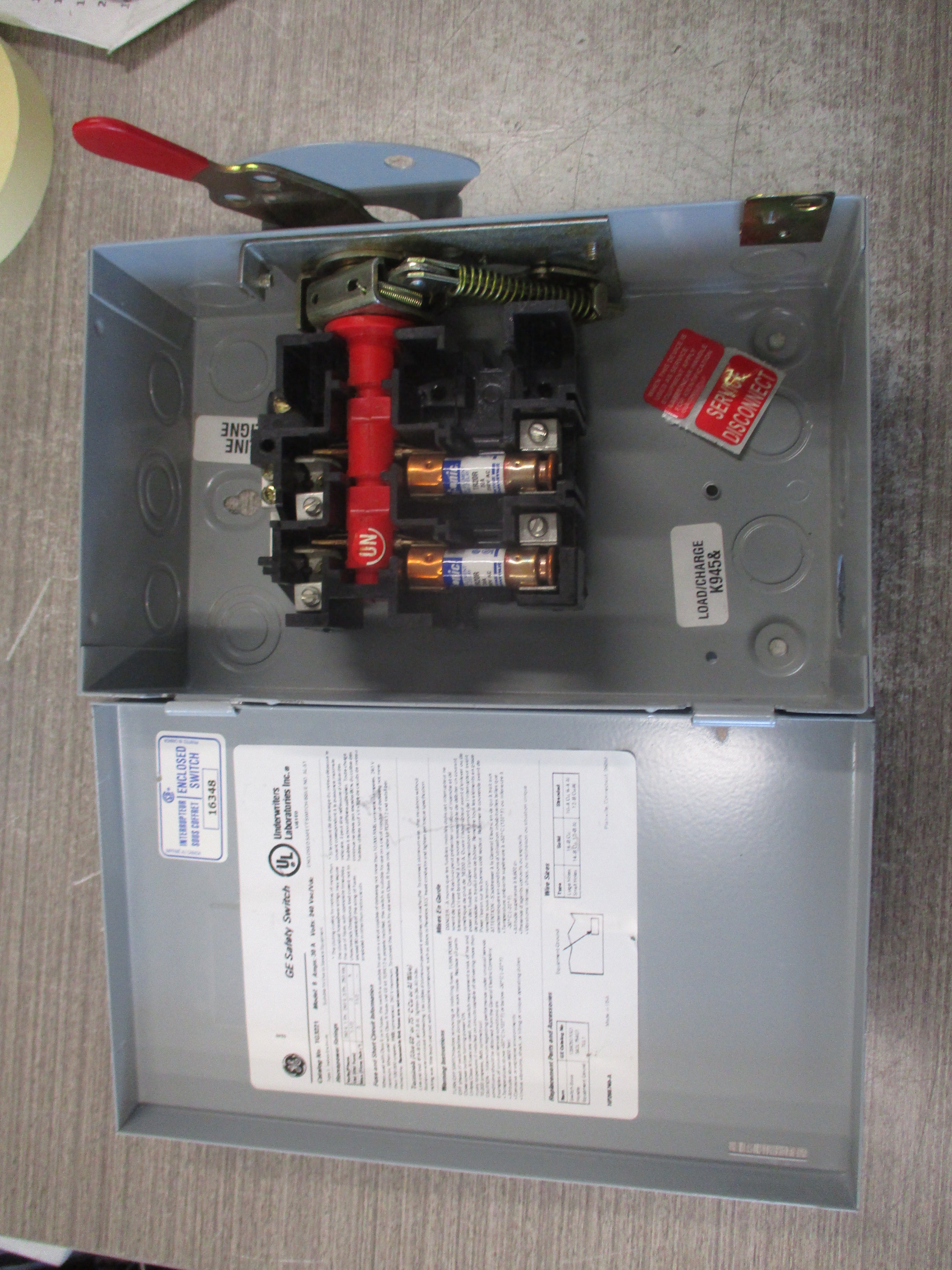 GE Fusible Safety Switch/Disconnect TG3221 30A 240V 2P Used