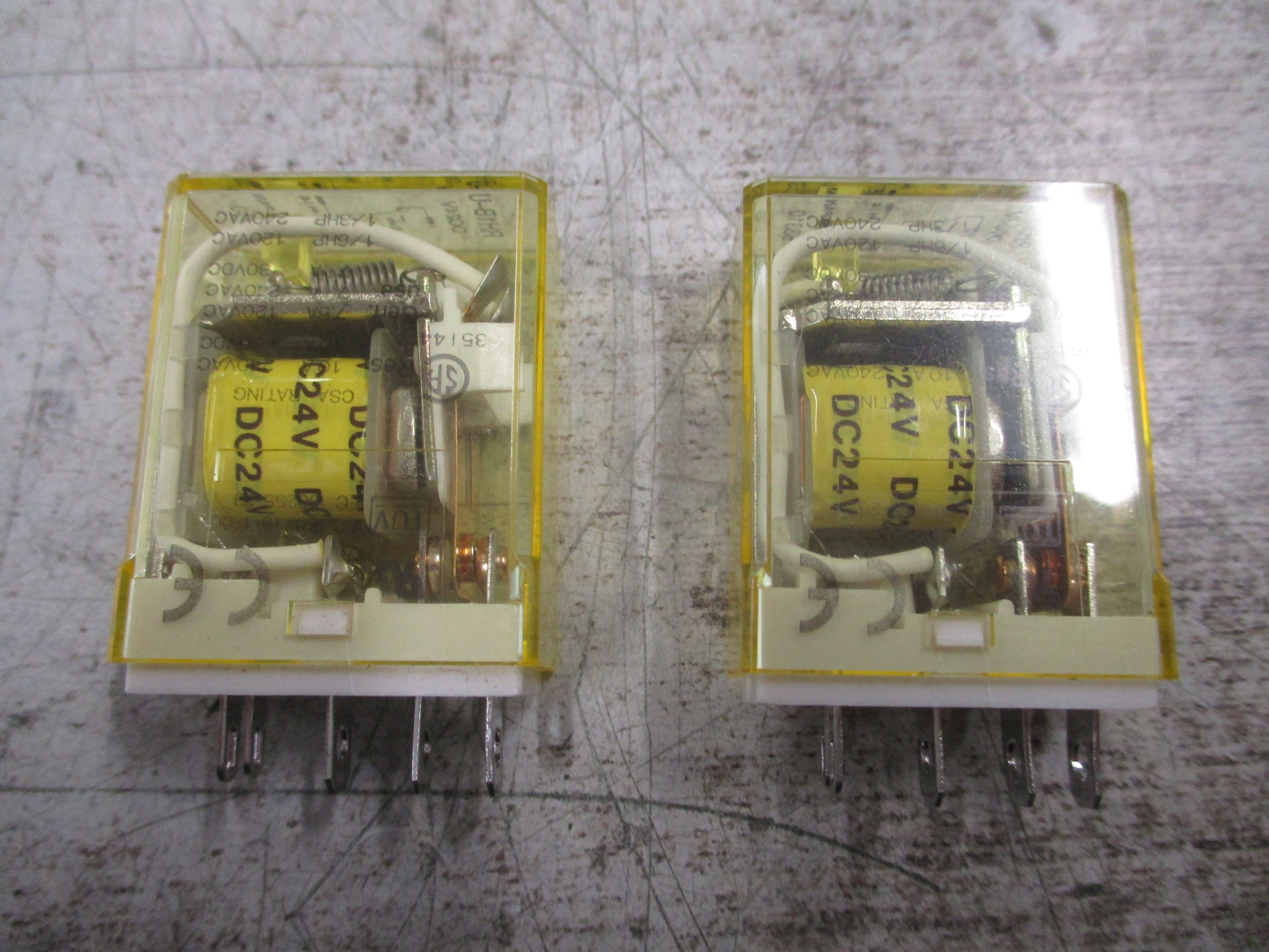 Idec Relay RH1B-U 24VDC Coil *No Base* *Lot of 2* Used