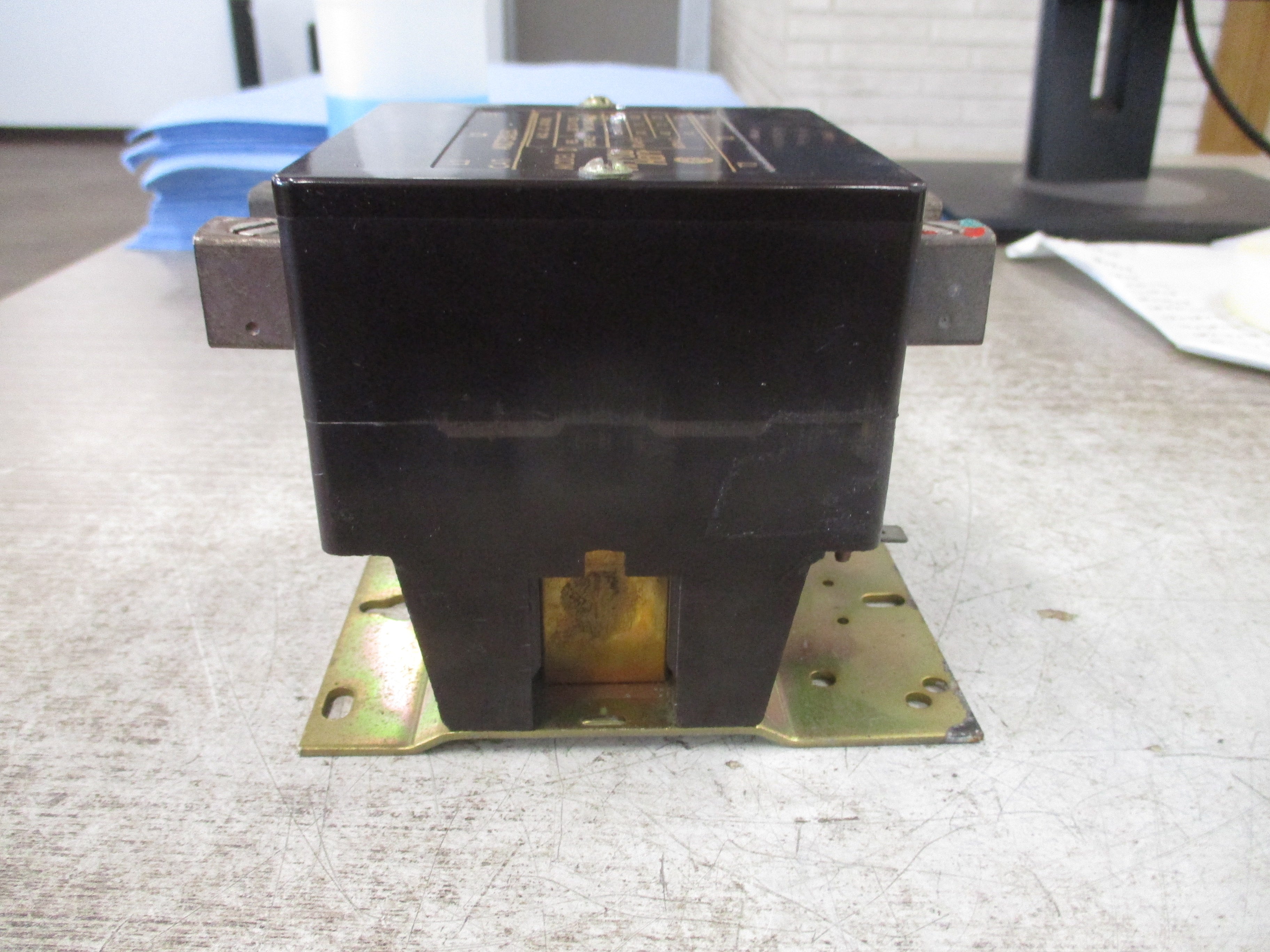 Arrow Hart Contactor ACC730U30 208-240V Coil 93A 600V Used