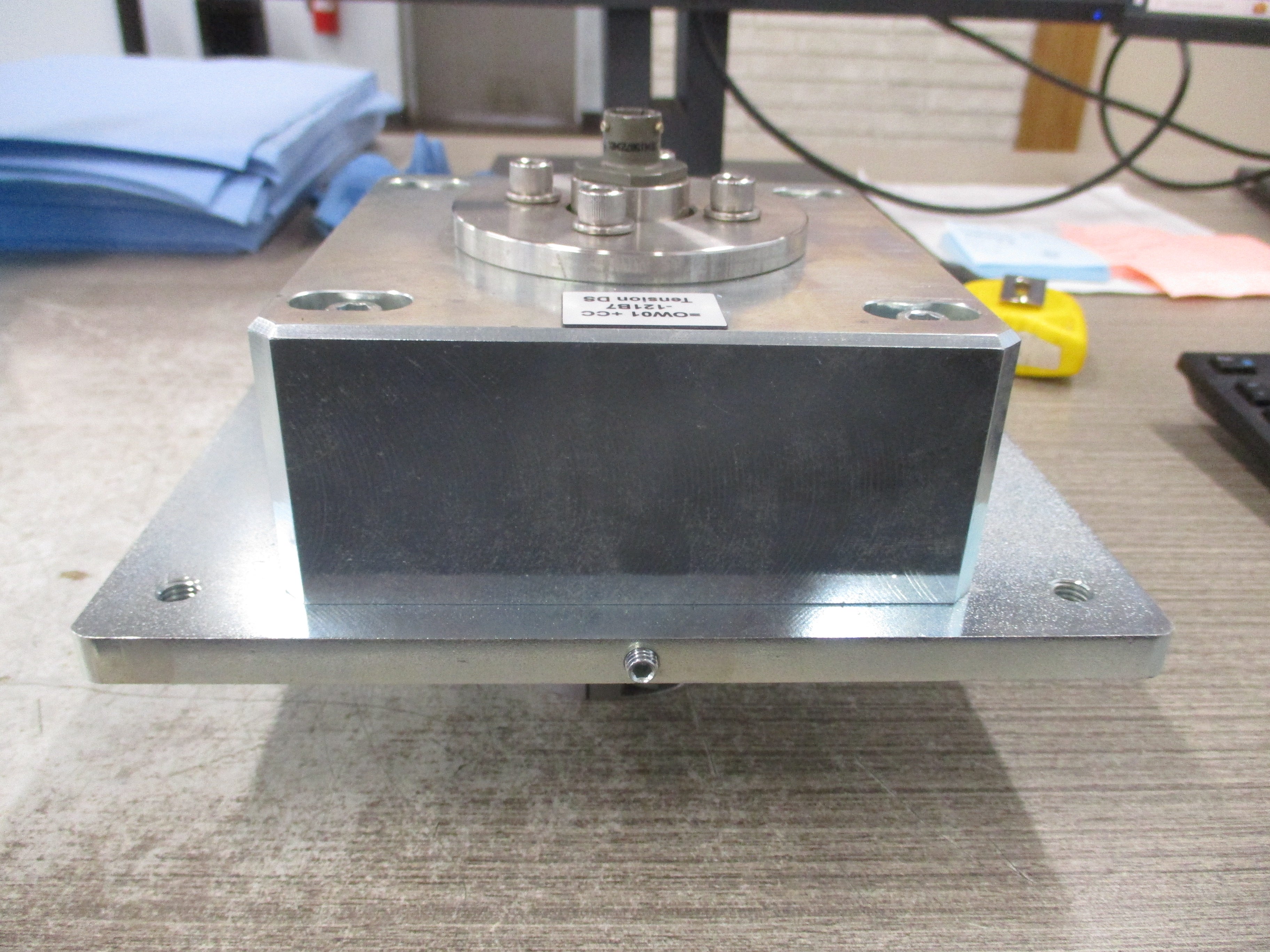 BLH Tension Transducer 472822 Capacity: 200lbs Used