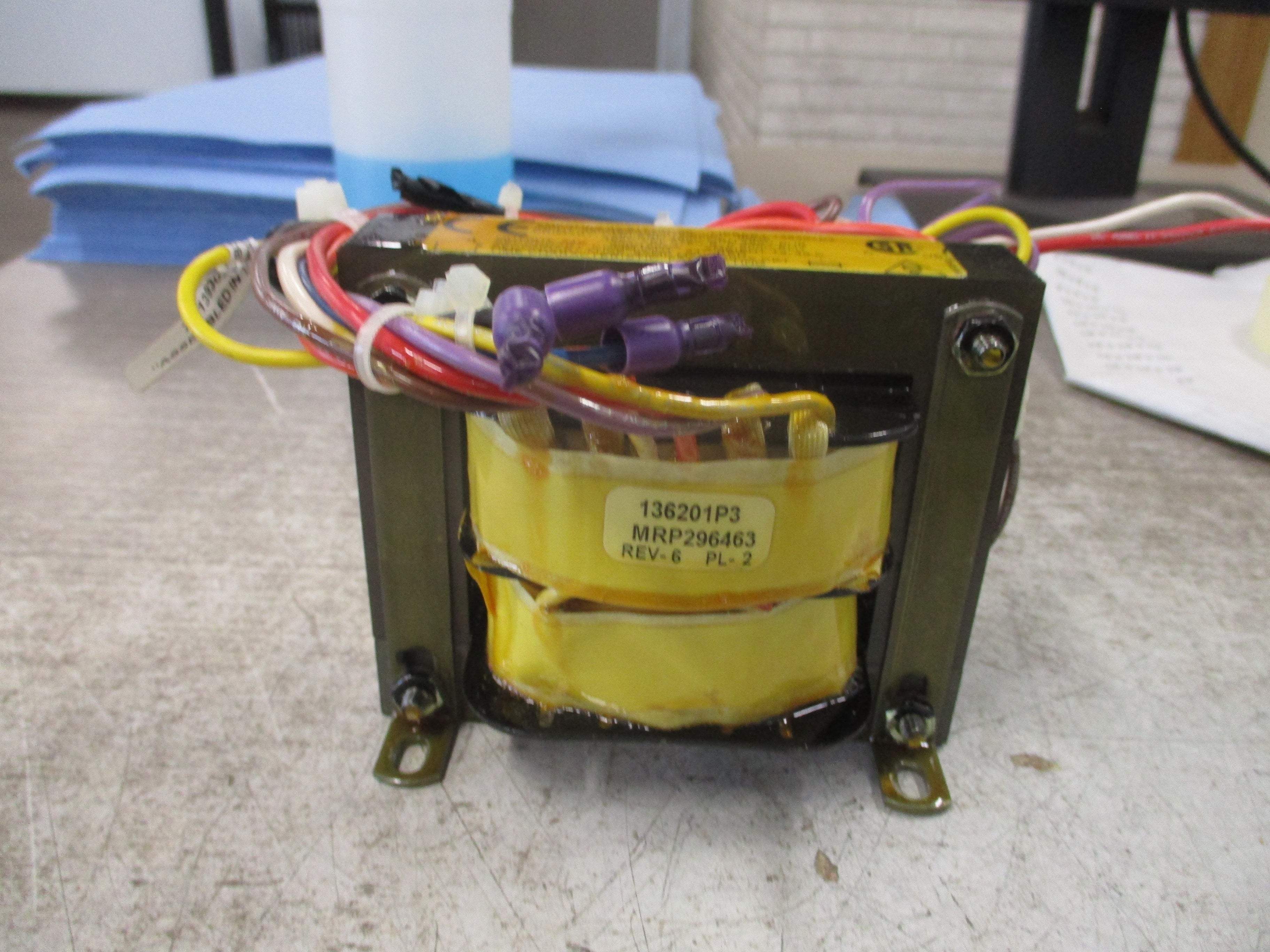 Liebert Transformer 136201P3 200/120VA Input: 460-600V Output: 24V 60Hz Used
