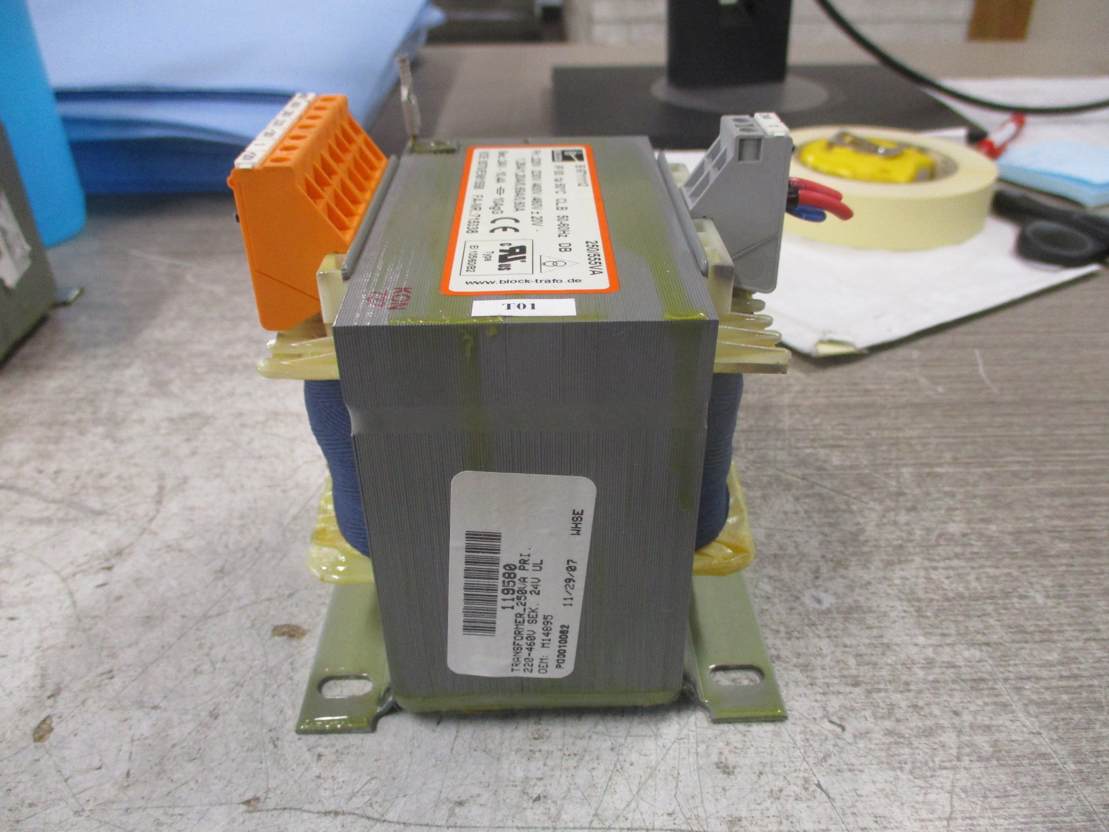Block Transformer B 9711112 250/555VA Pri: 220/230/400/460V Sec: 24V 50-60Hz