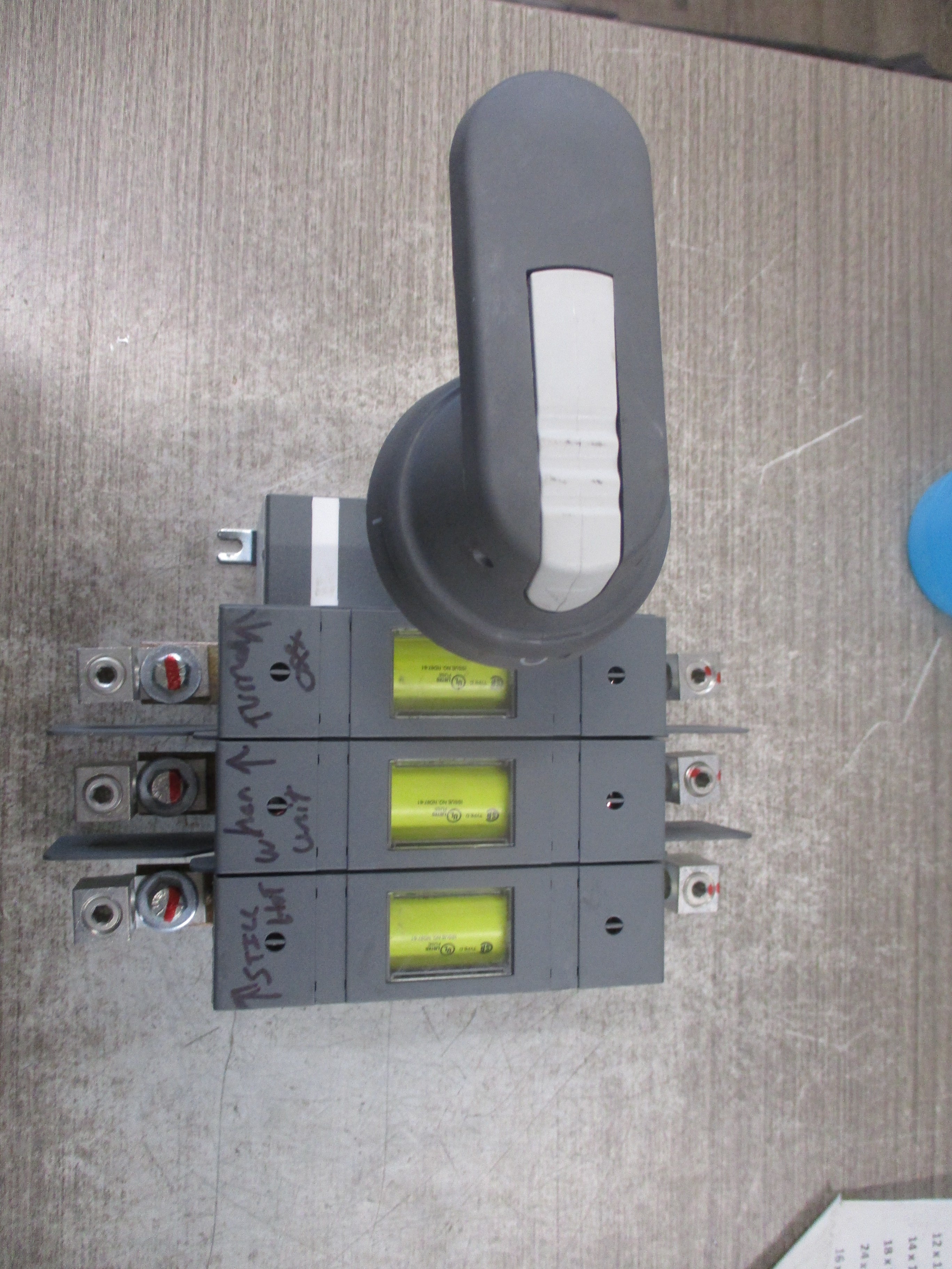 ABB Fusible Disconnect Switch OS100GJ03 100A 600V 3P (3) 80A Fuses Used
