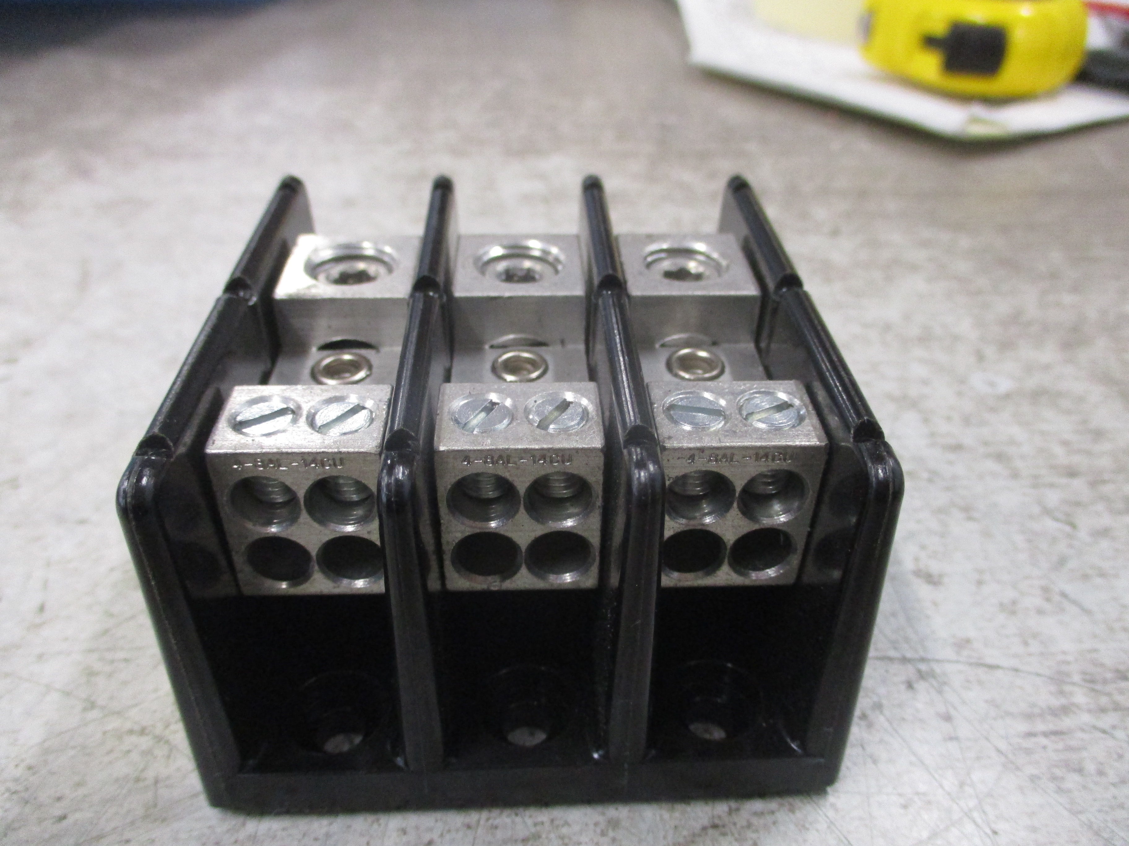 Buss Power Distribution Block 16220-3 175A 600V 3P Line: (1) 2/0-14