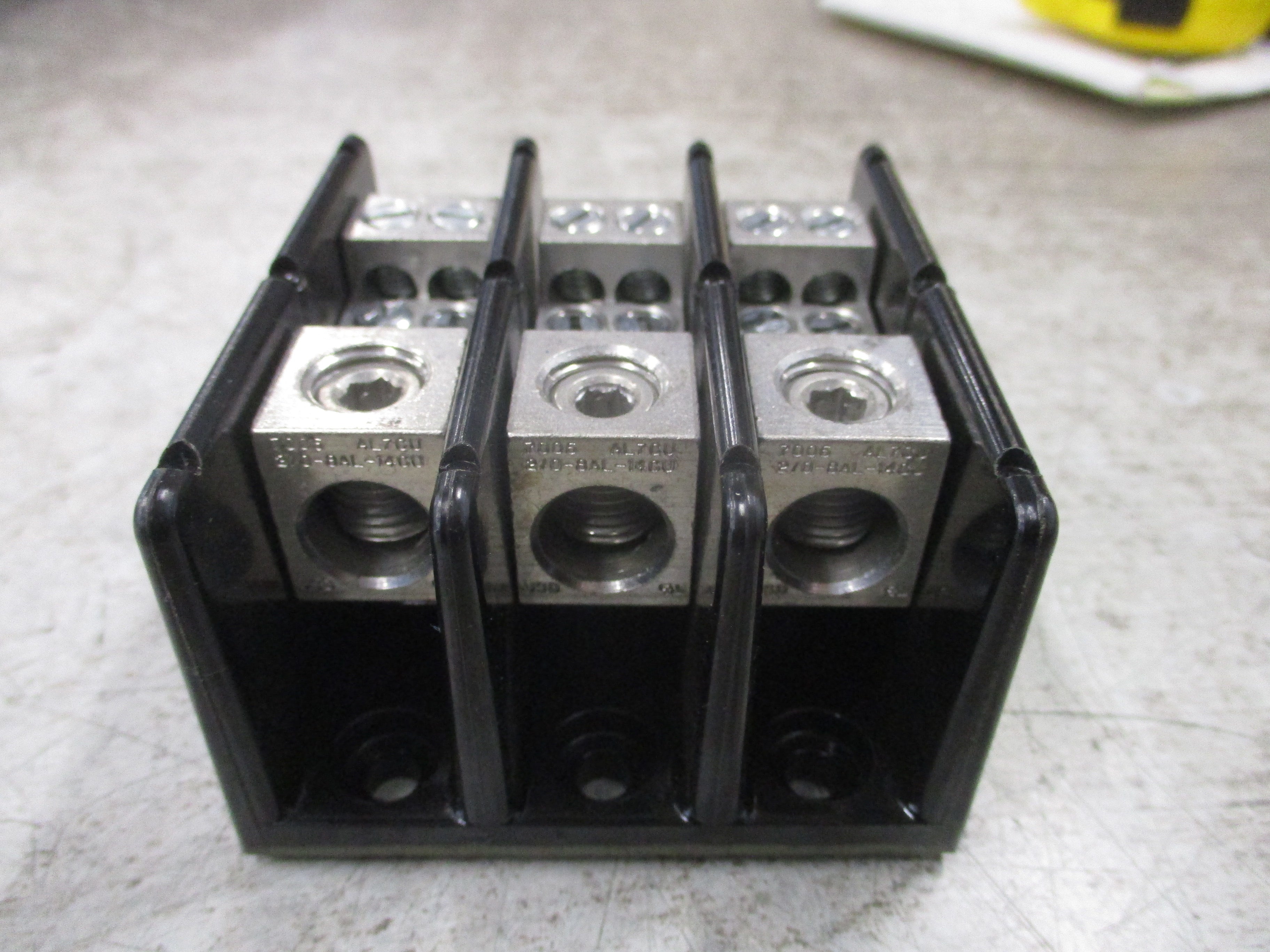 Buss Power Distribution Block 16220-3 175A 600V 3P Line: (1) 2/0-14
