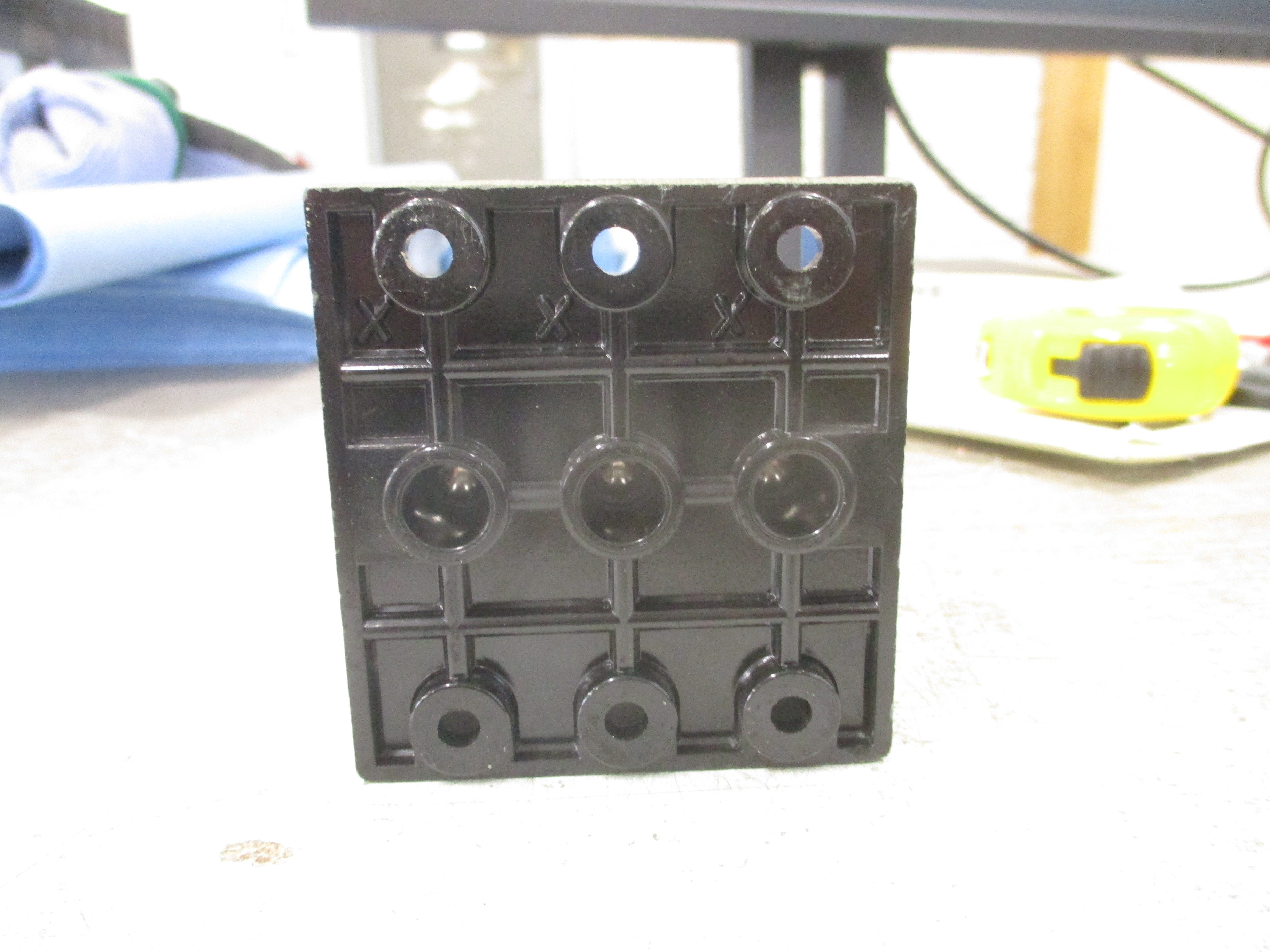 Buss Power Distribution Block 16220-3 175A 600V 3P Line: (1) 2/0-14