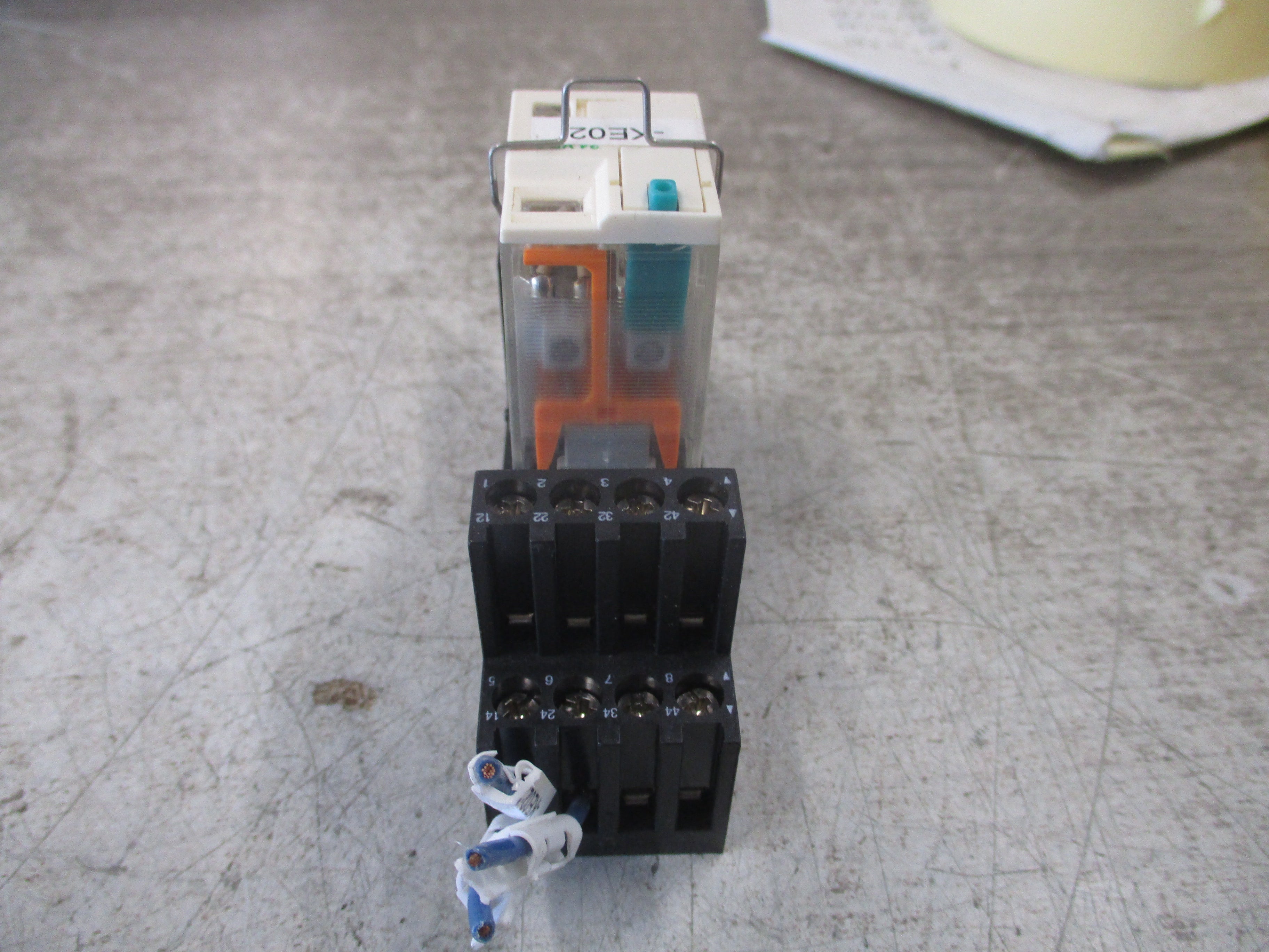 Schneider Electric Relay RXM4AB2BD 24VDC Coil W/Base Used