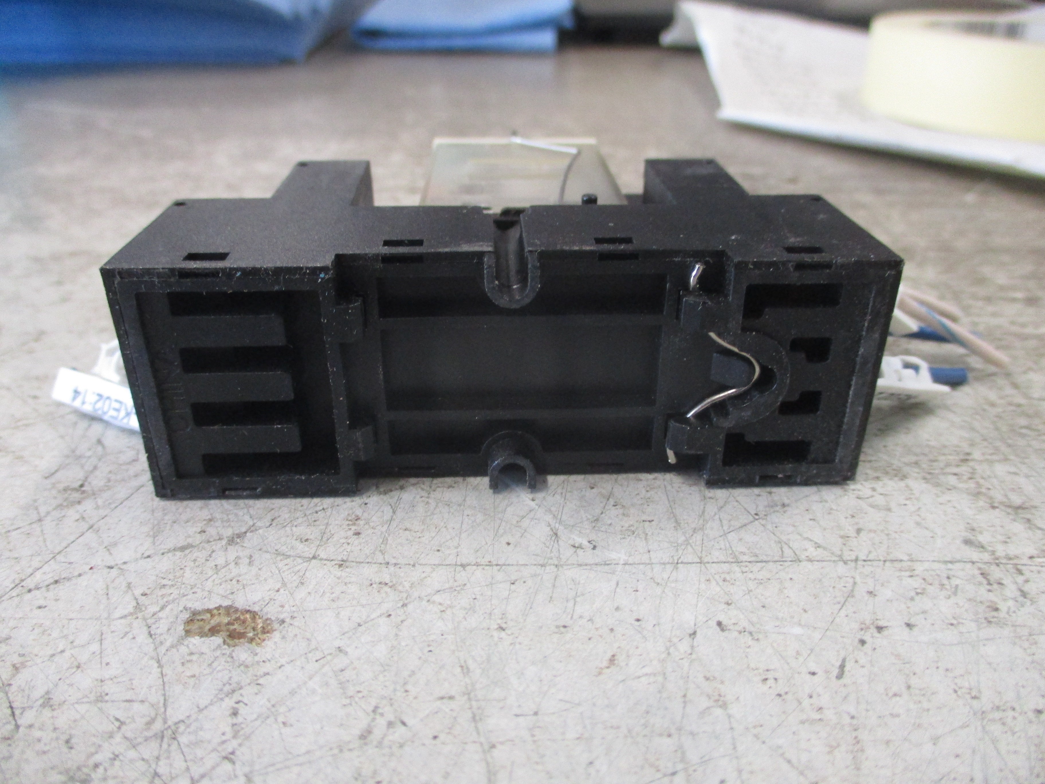 Schneider Electric Relay RXM4AB2BD 24VDC Coil W/Base Used