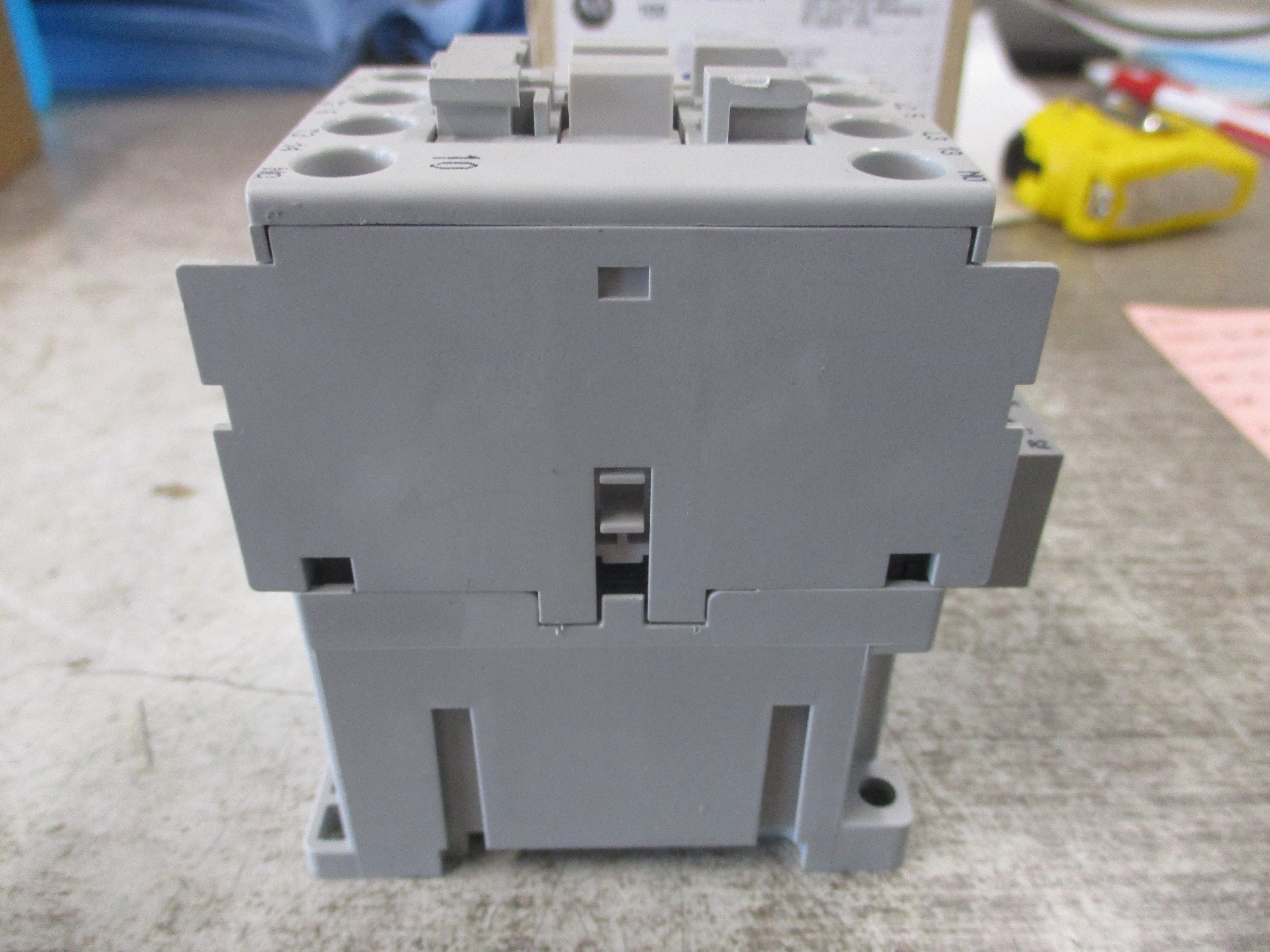 Allen-Bradley Contactor 100-C23EJ10 Ser. C 24VDC Coil New Surplus