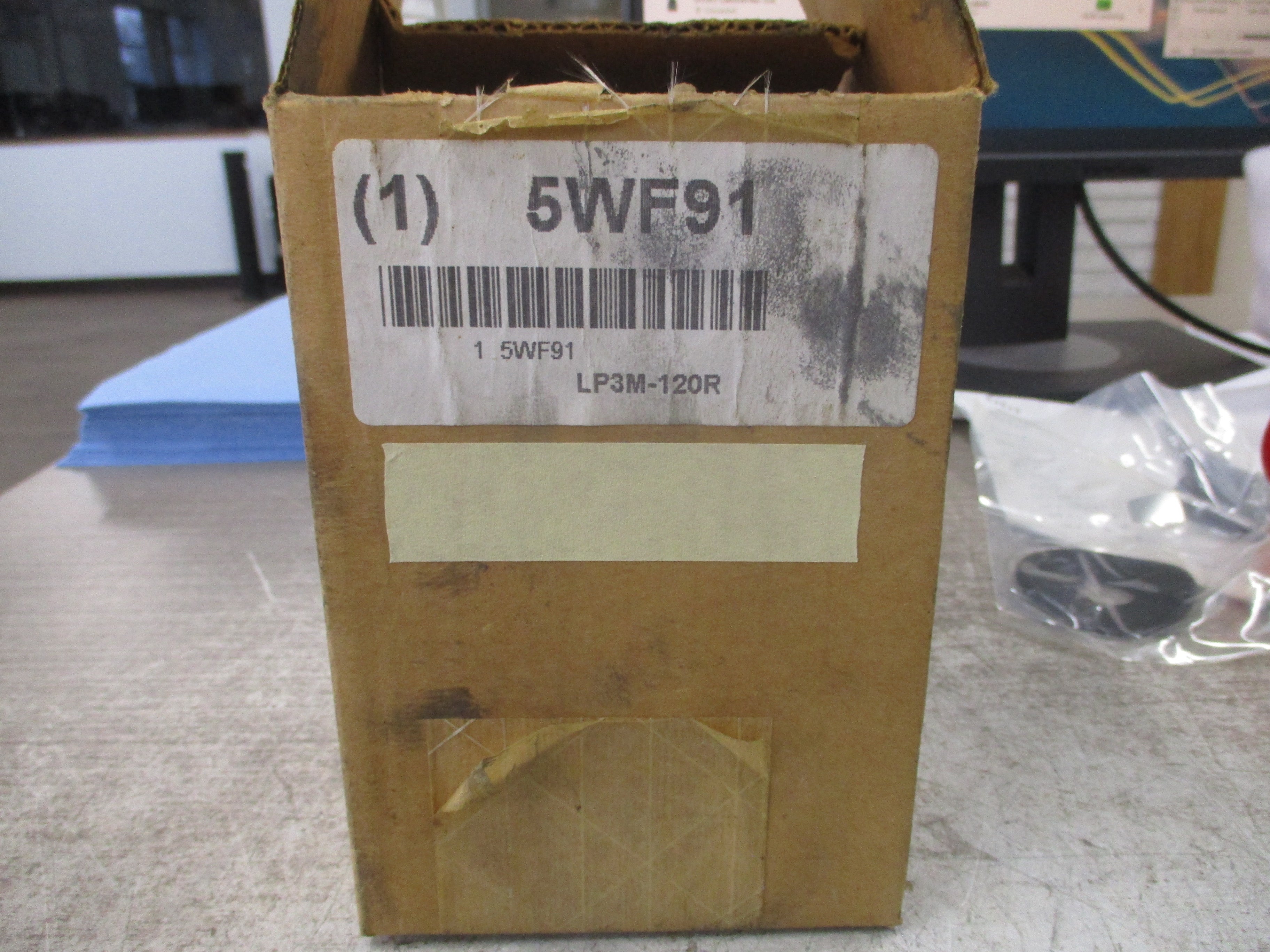 Federal Signal Strobe Light LP3M-120R Red New Surplus