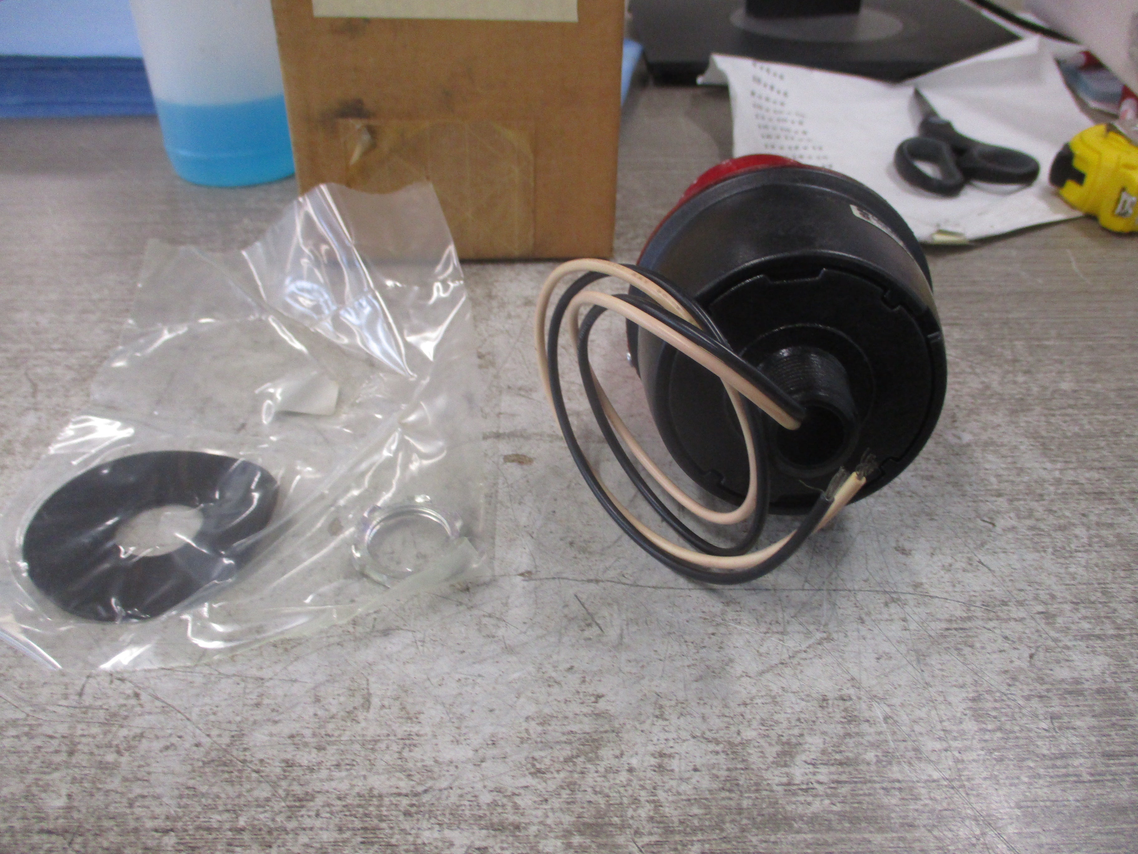 Federal Signal Strobe Light LP3M-120R Red New Surplus