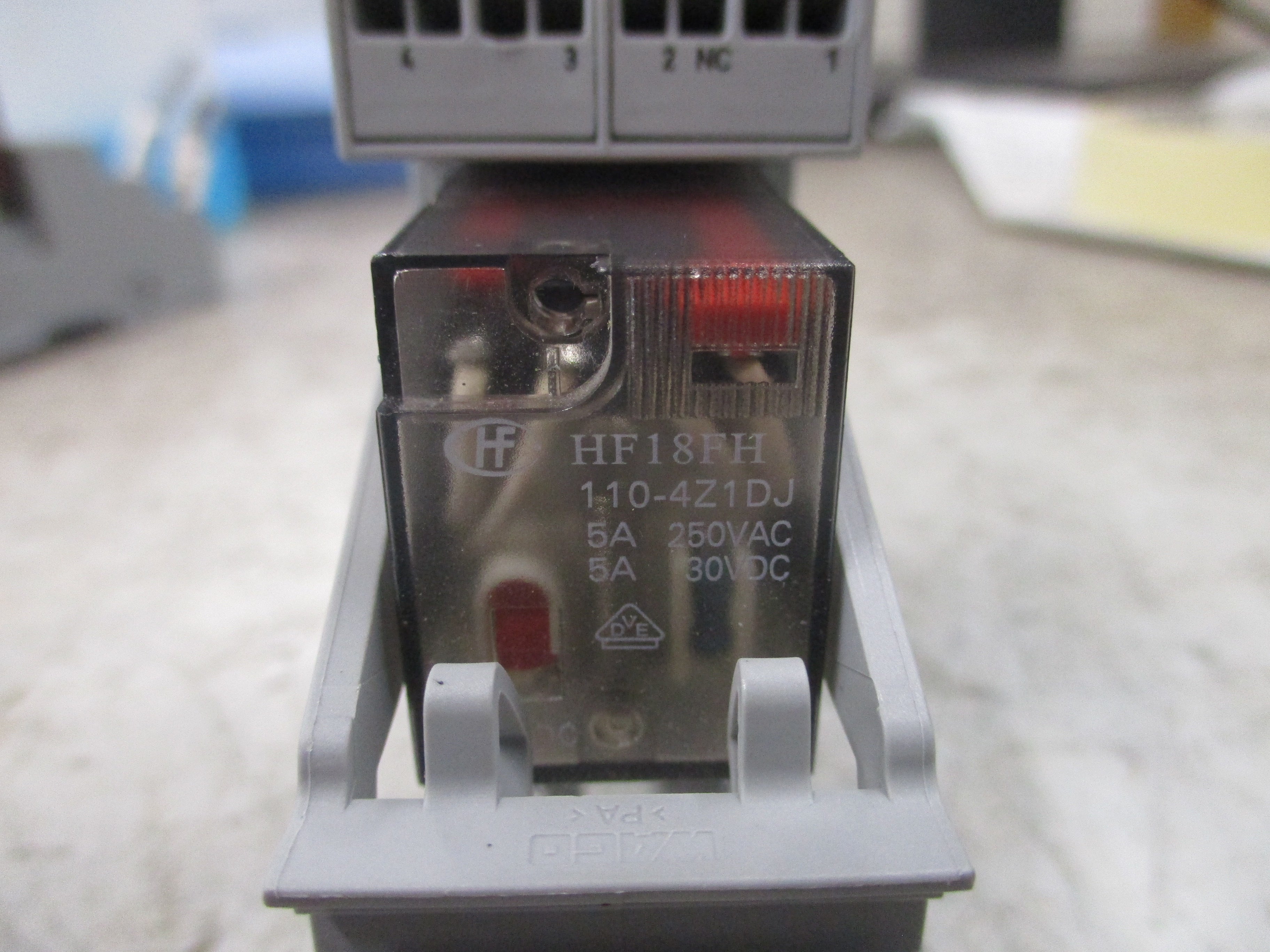 Hongfa Relay HF18FH-110-4Z1DJ 110VDC Coil W/Base Used