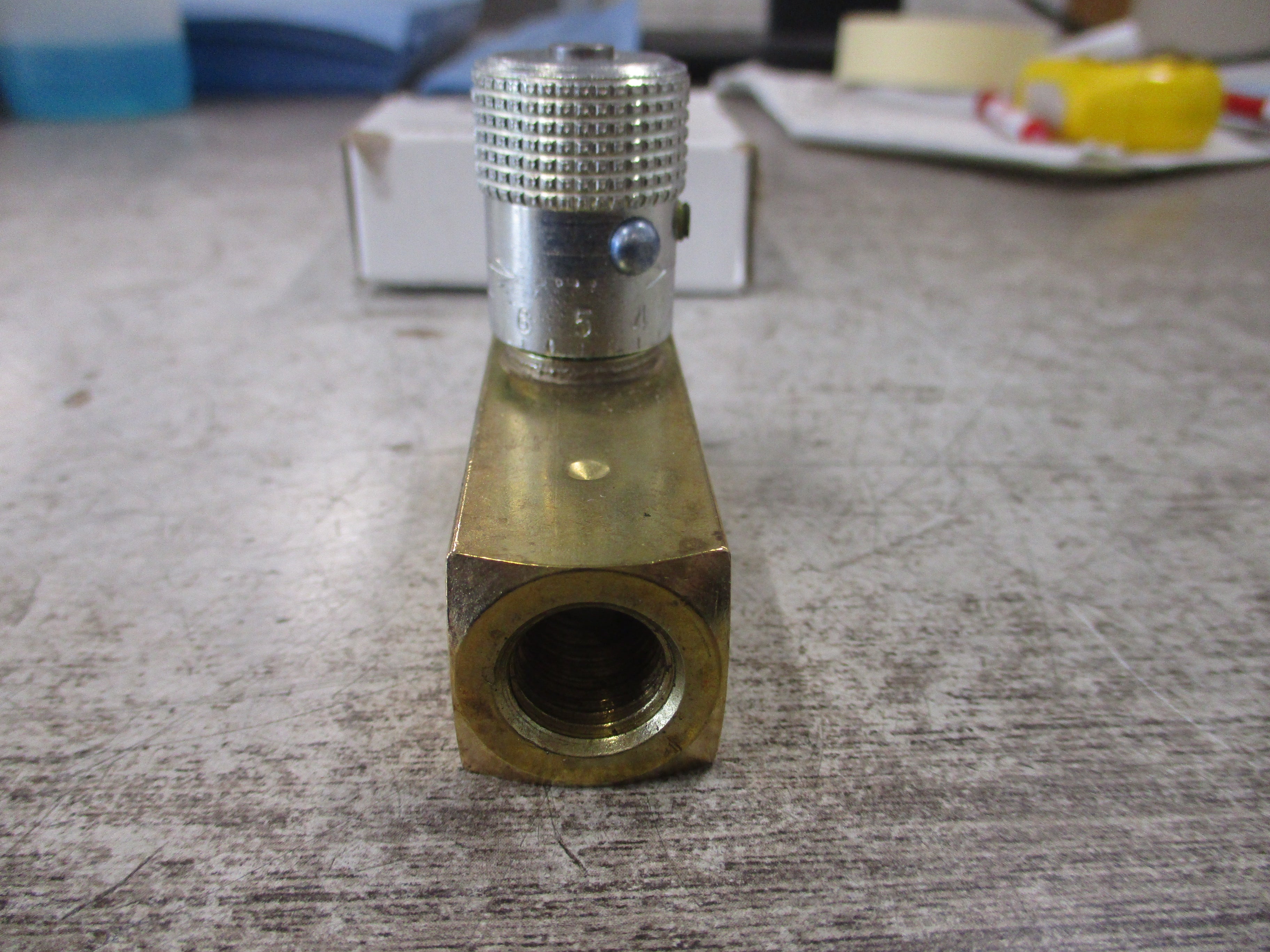Parker Flow Control Valve F400B/1A854 New Surplus