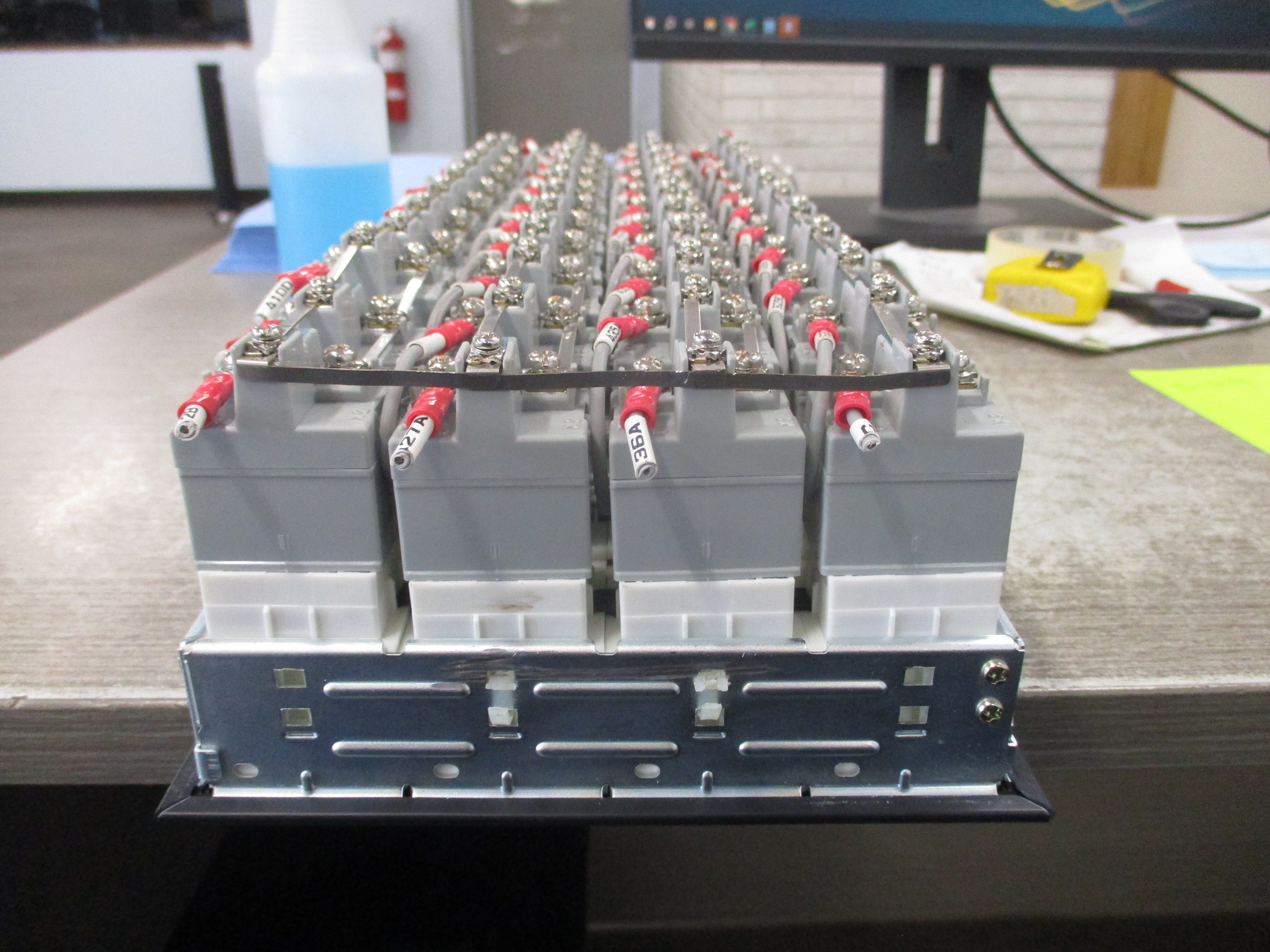 Idec Annunciator SLC40N-0411-DHT2FB Size: 11x4 *Broken Relay Cover* Used