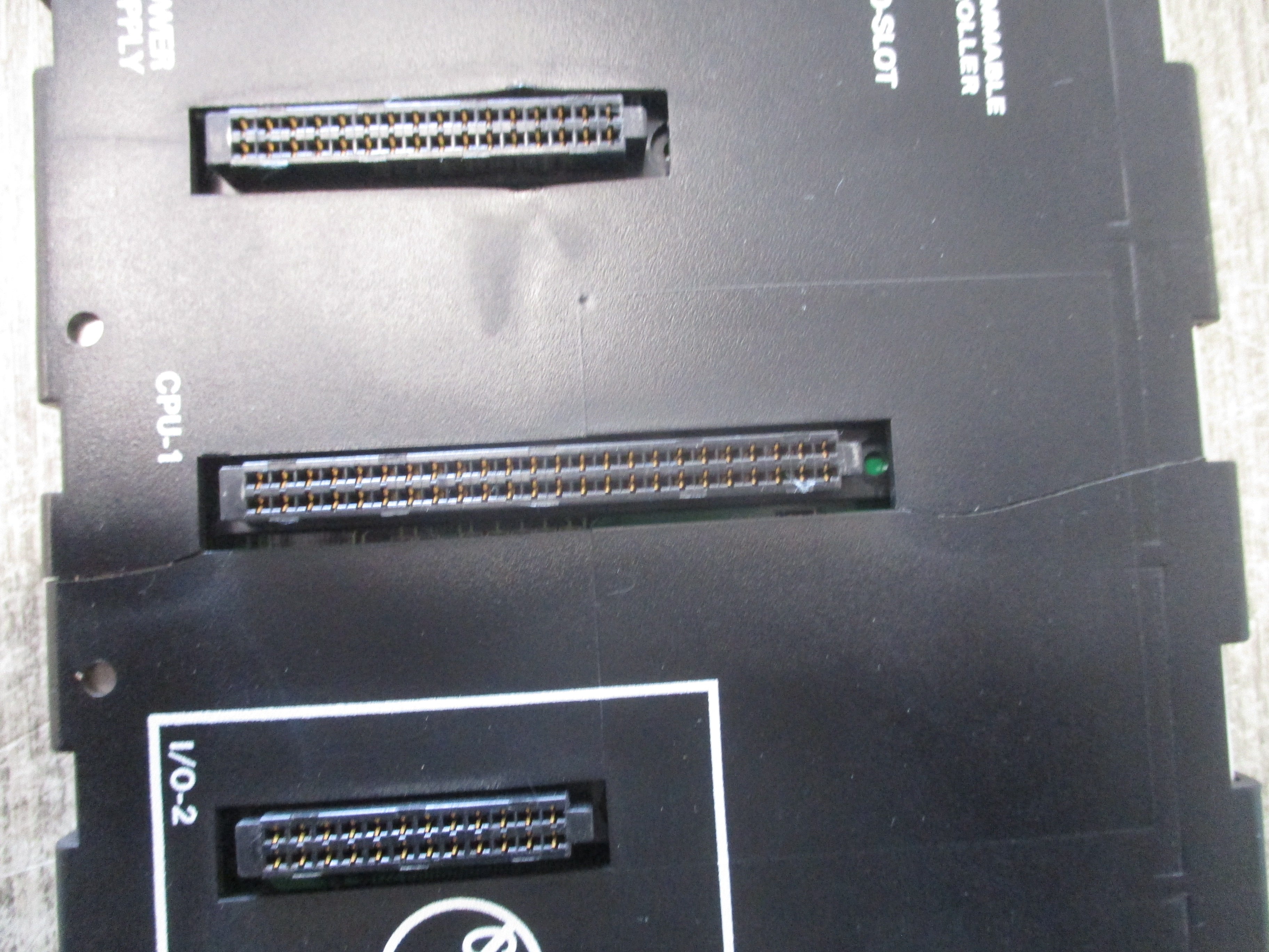 GE Fanuc 10-Slot Base IC693CHS391K EMI Enhanced *Cracked Case* Used