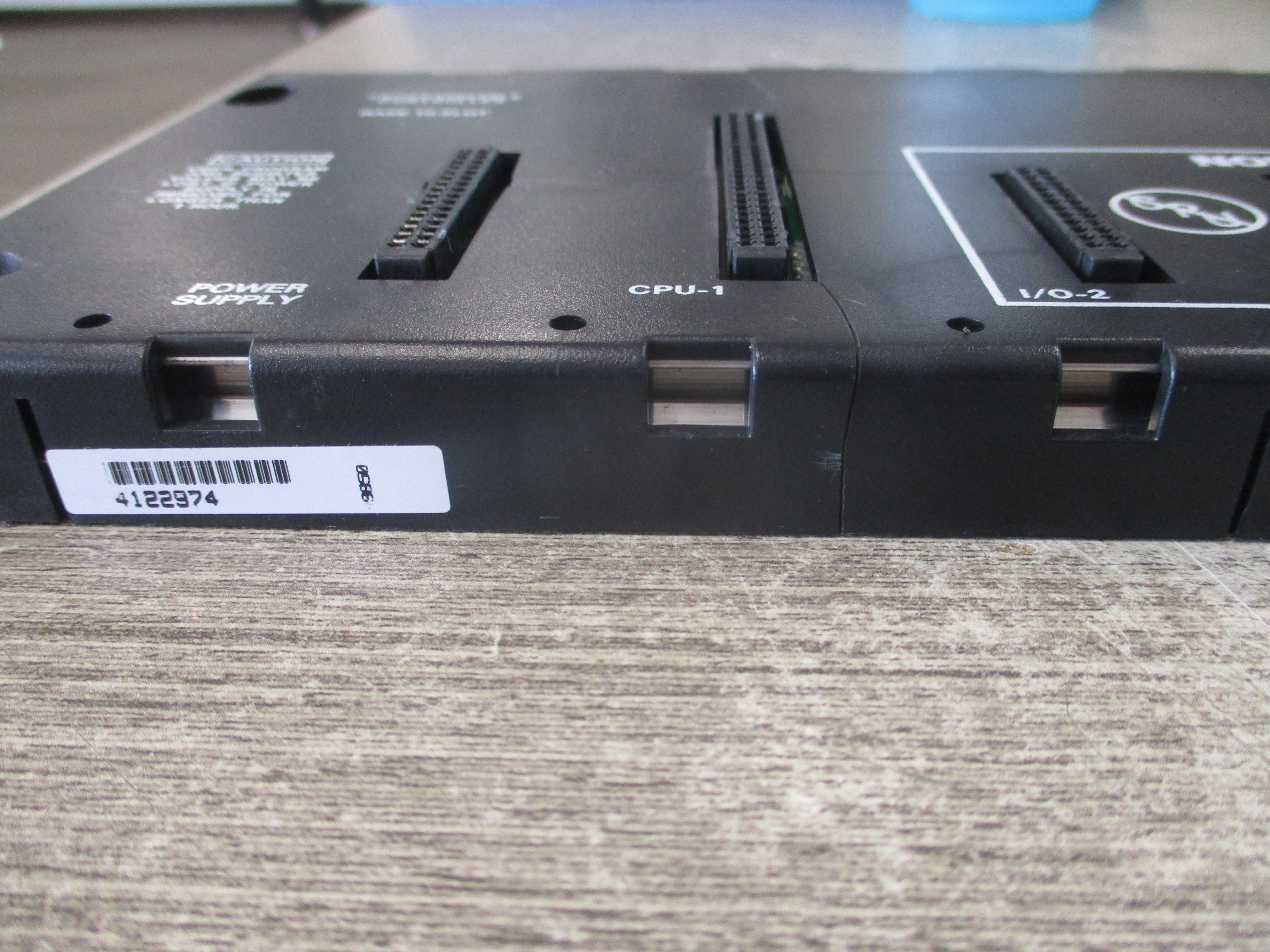 GE Fanuc 10-Slot Base IC693CHS391K EMI Enhanced *Cracked Case* Used