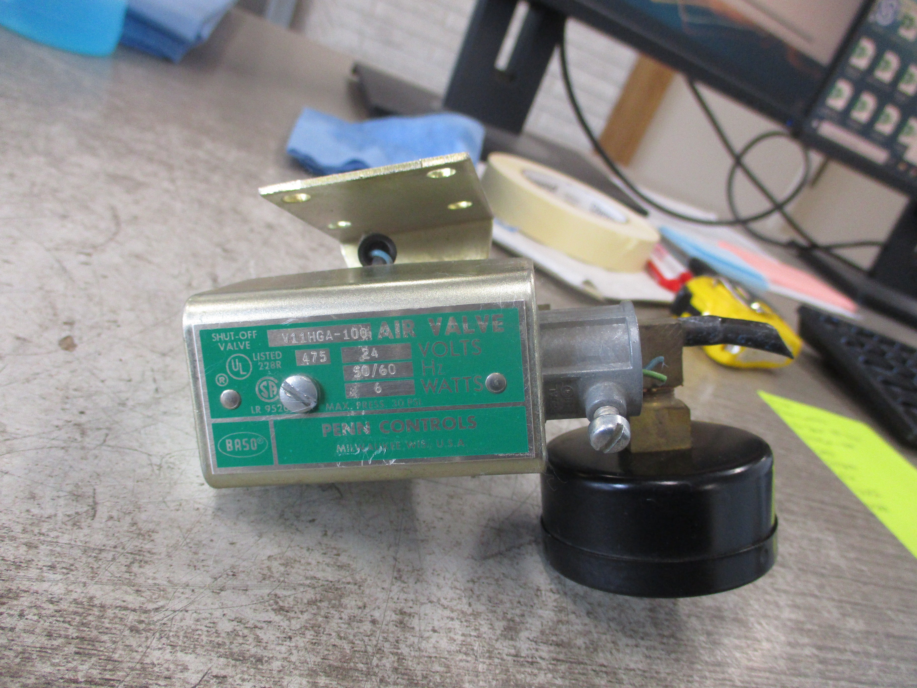 Penn Controls Air Shut-Off Valve V11HGA-100 24V 50/60Hz 6W 30 PSI Used