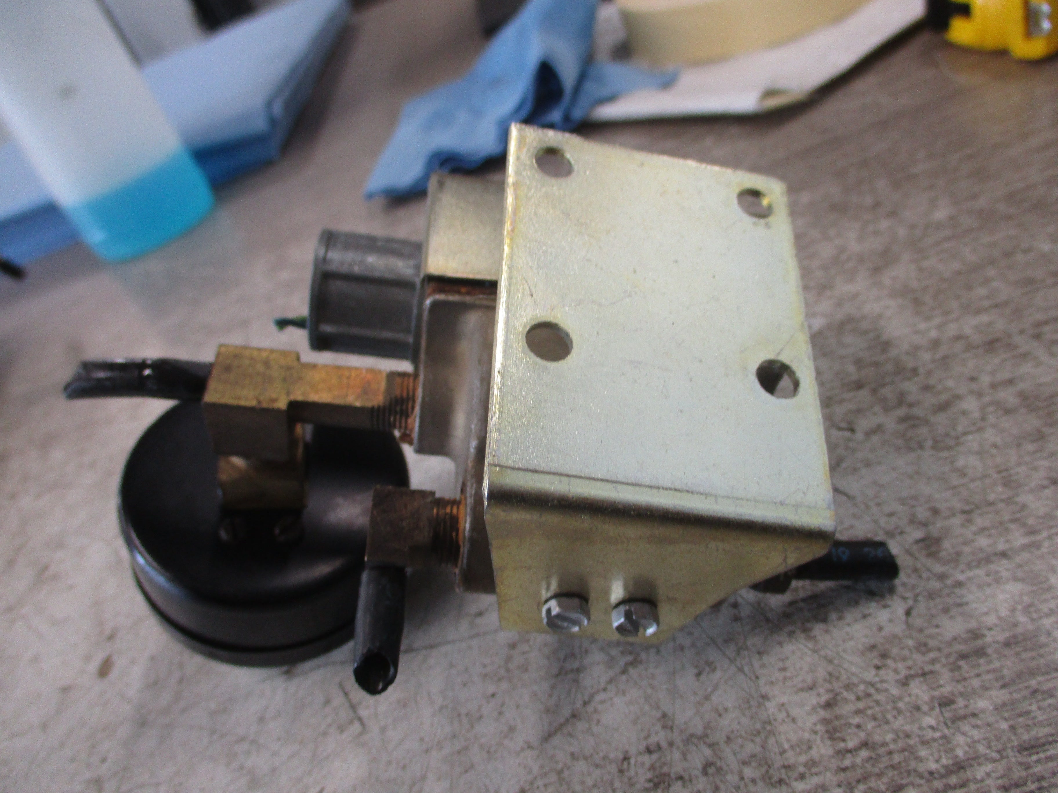 Penn Controls Air Shut-Off Valve V11HGA-100 24V 50/60Hz 6W 30 PSI Used