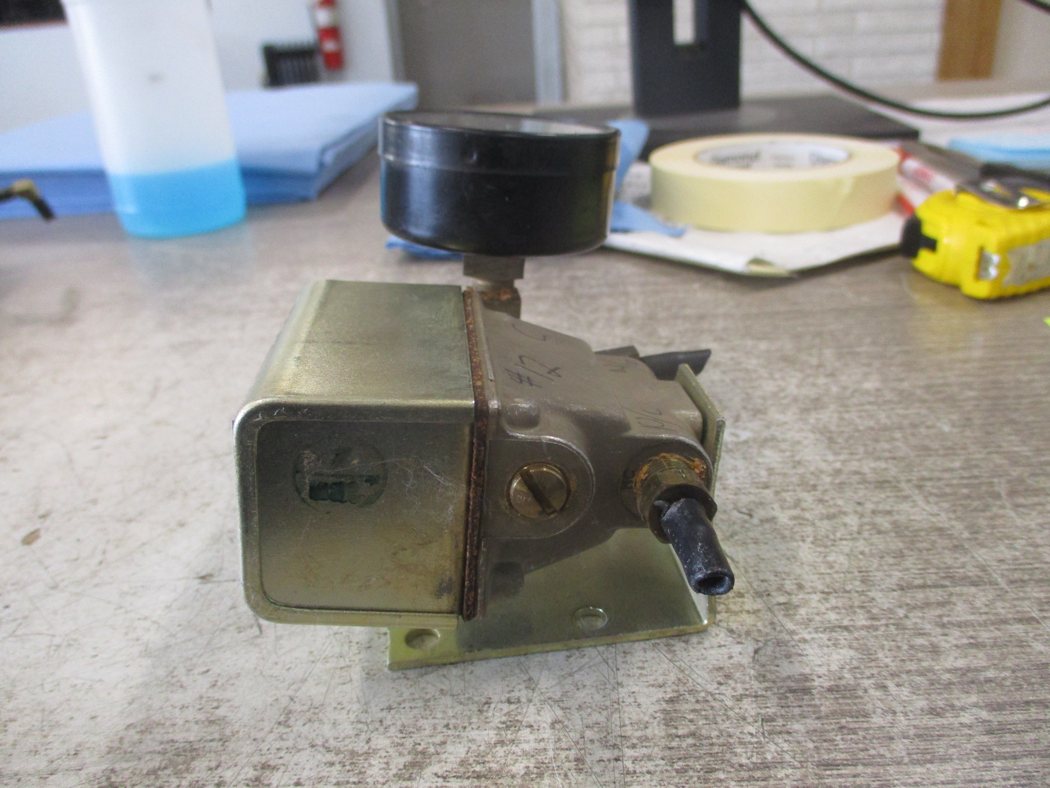 Penn Controls Air Shut-Off Valve V11HGA-100 24V 50/60Hz 6W 30 PSI Used