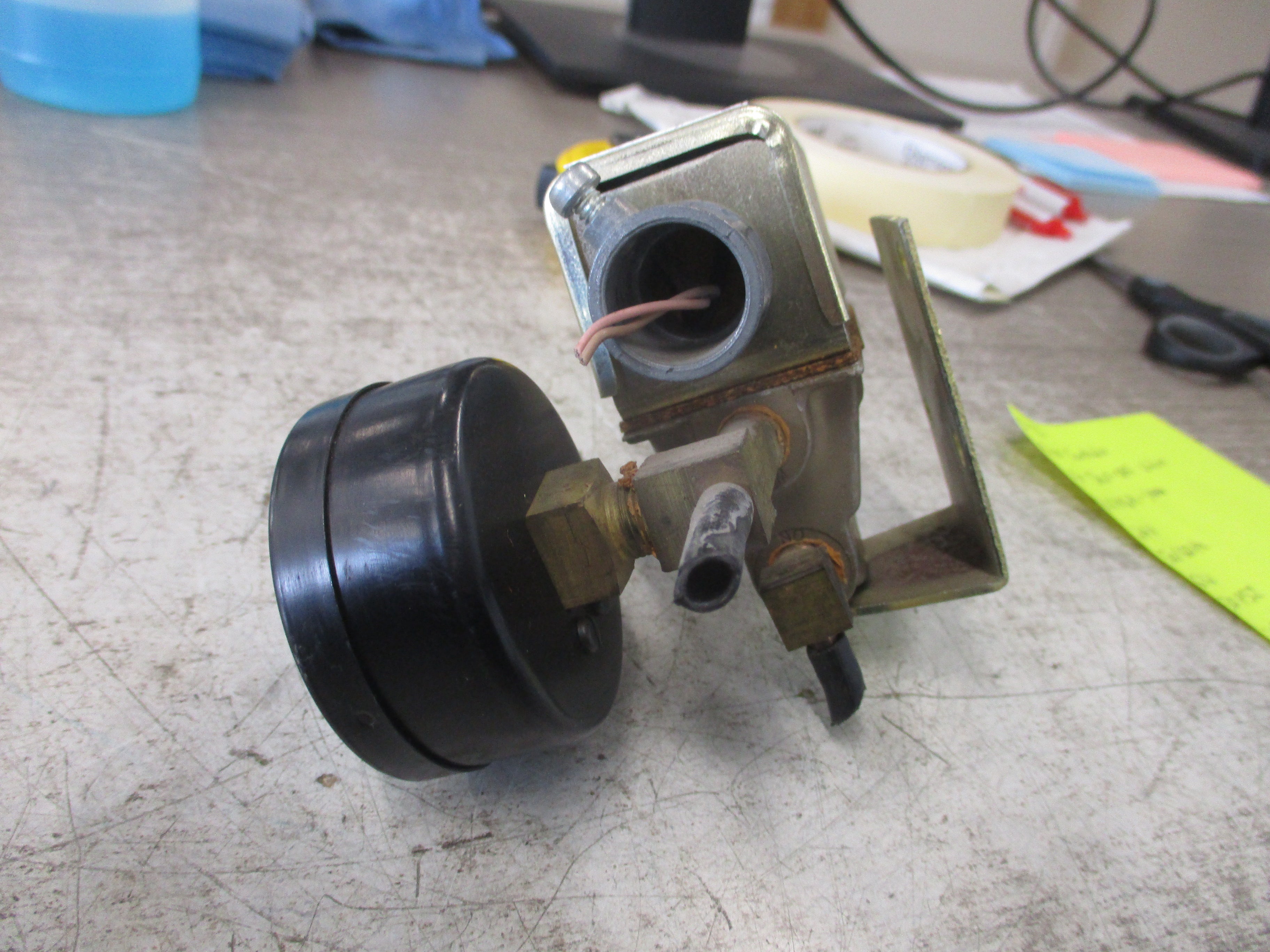 Penn Controls Air Shut-Off Valve V11HGA-100 24V 50/60Hz 6W 30 PSI