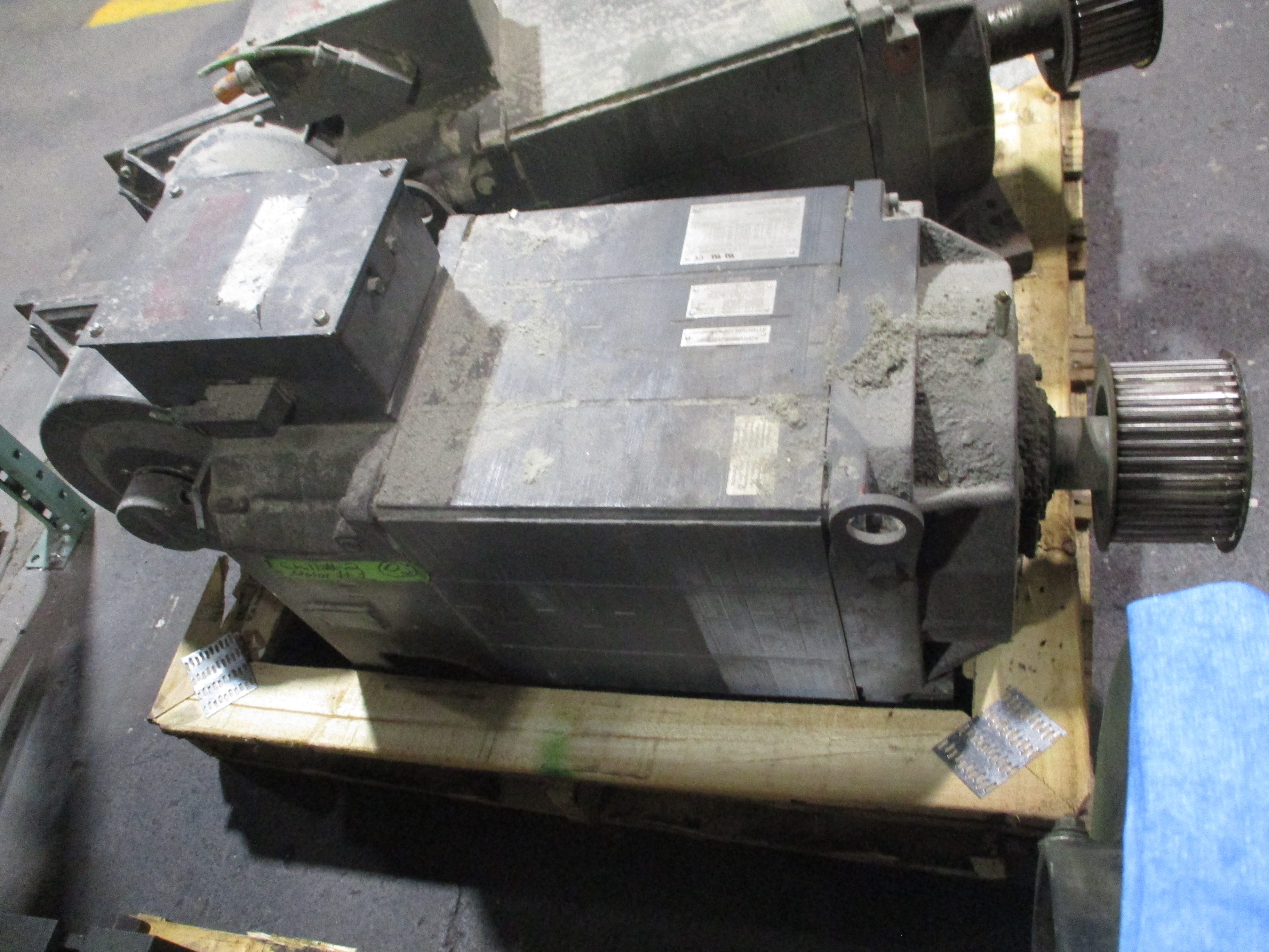 Siemens Motor 1PH7 186-2QD200FB3-Z 460V 114A 67KW 46Hz 1800RPM Approx. 90HP Used