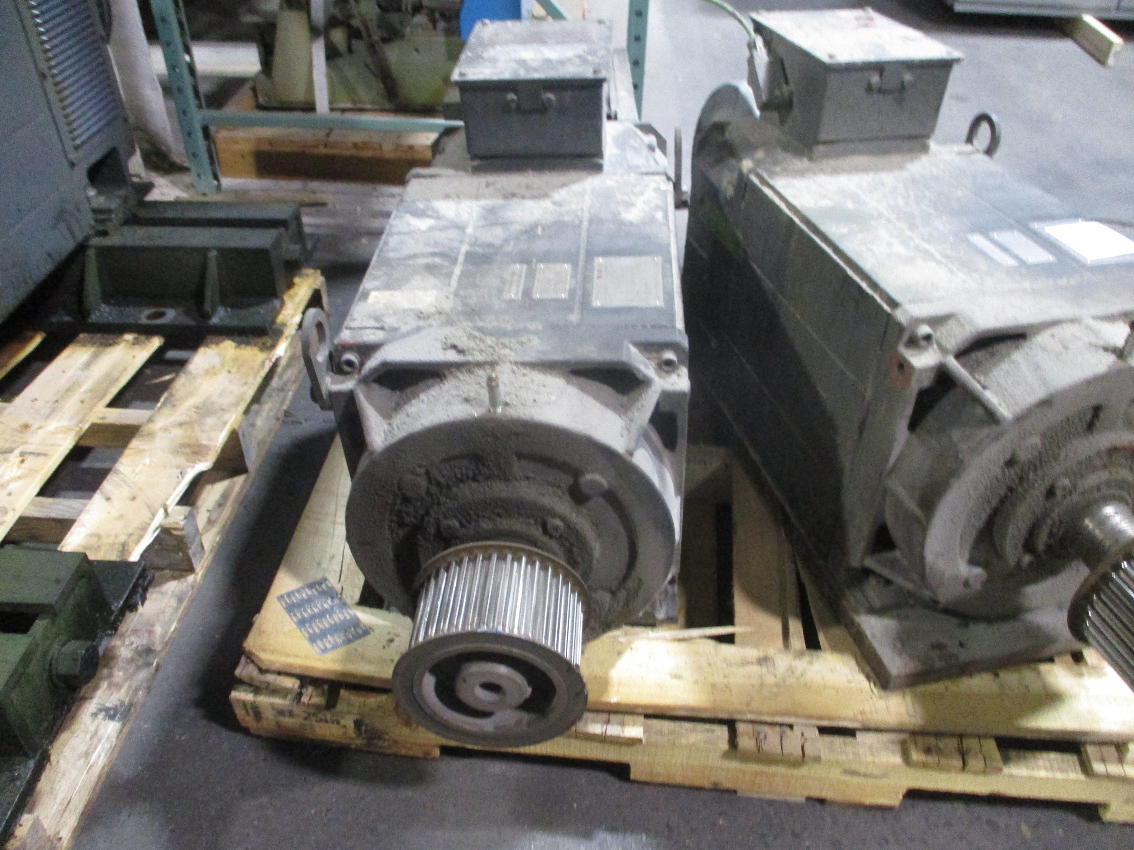 Siemens Motor 1PH7 186-2QD200FB3-Z 460V 114A 67KW 46Hz 1800RPM Approx. 90HP Used