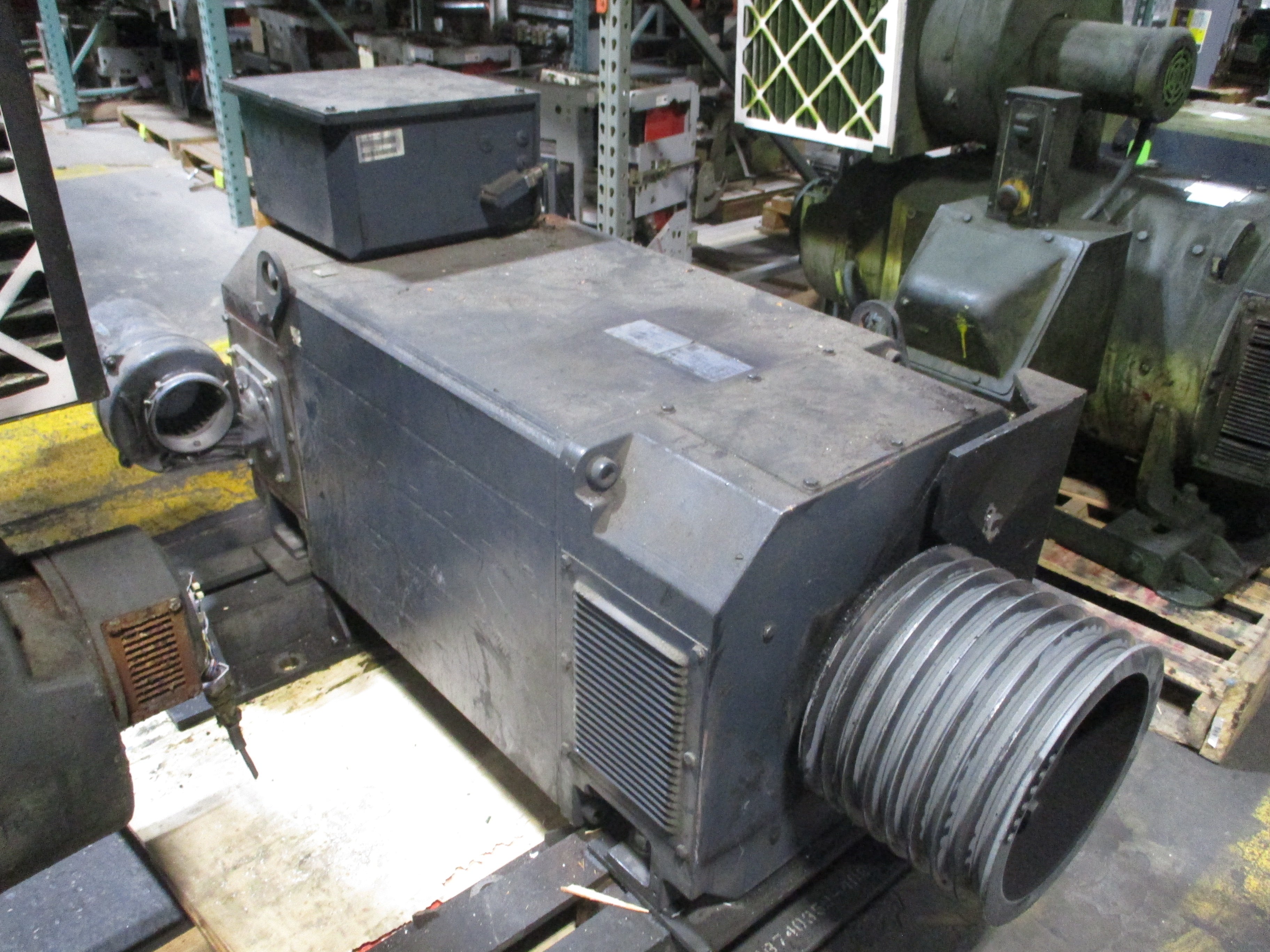 Siemens 1PH8288-1FF10-1BW1-Z 400V 580A 340KW 58.7Hz 1800RPM Approx. 450HP Used