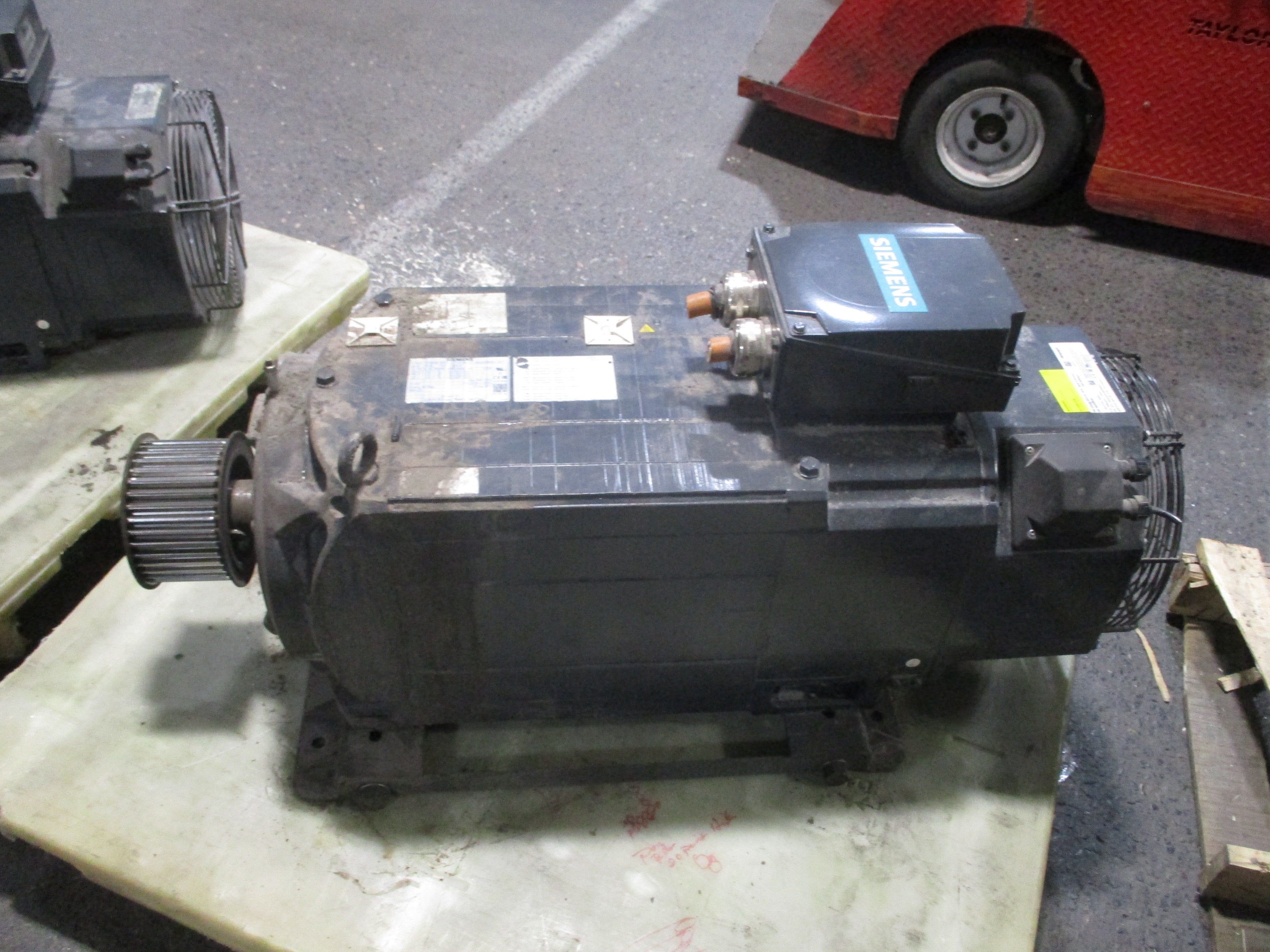 Siemens Motor 1PH7167-2FF23-0BA3 398V 79A 41KW 59.15Hz 1800RPM Approx. 50HP Used