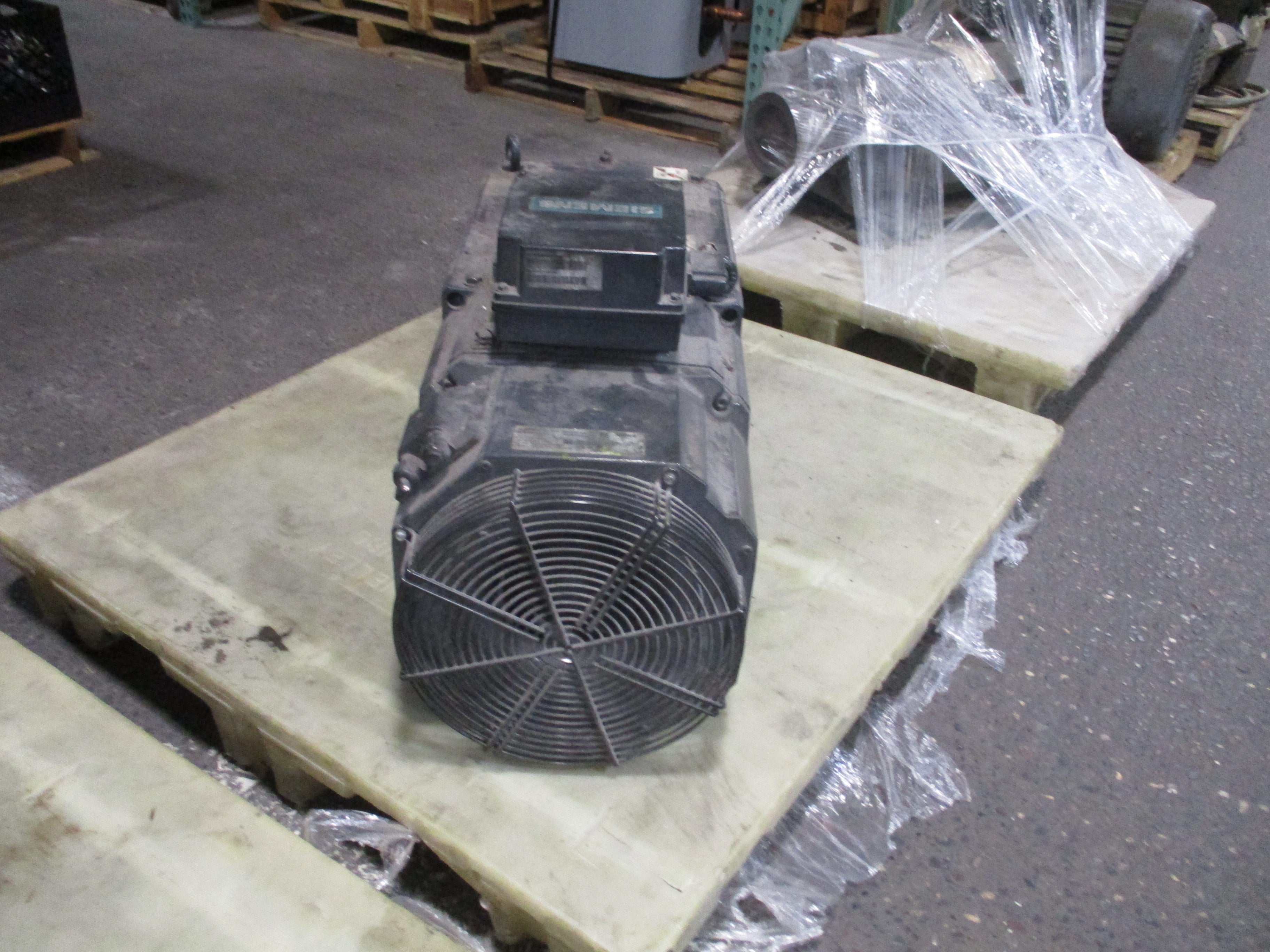 Siemens Motor 1PH8186-1DD10-1FC1-Z 450V 112A 67KW 45.6Hz 1800RPM Appox. 90HP