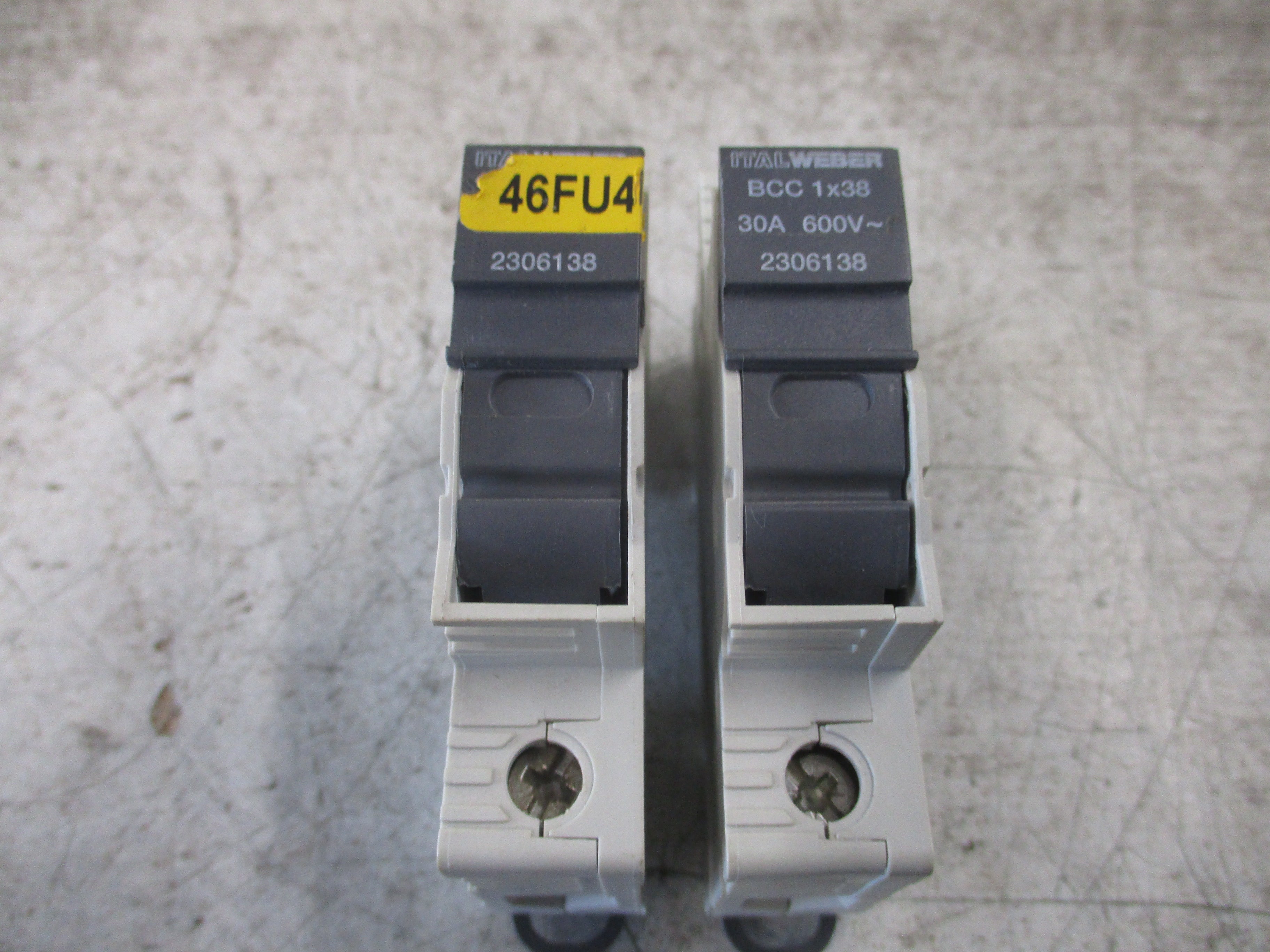 Italweber BCC 1x38 Fuse Holder 2306138 30A 600V 1P *Lot of 2* Used