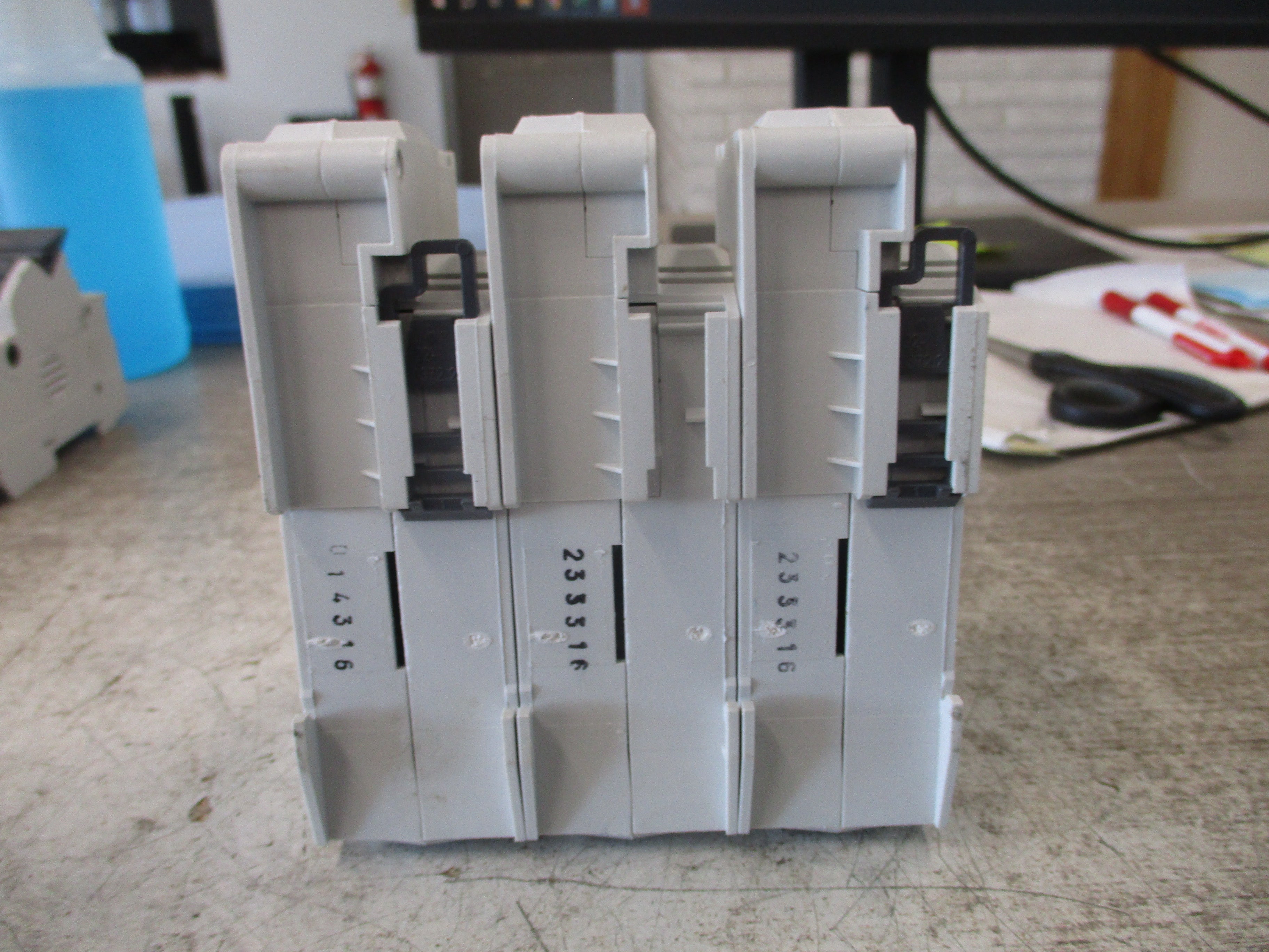 Allen-Bradley Fuse Holder 1492-FB3J30-L 30A 600V 3P Used