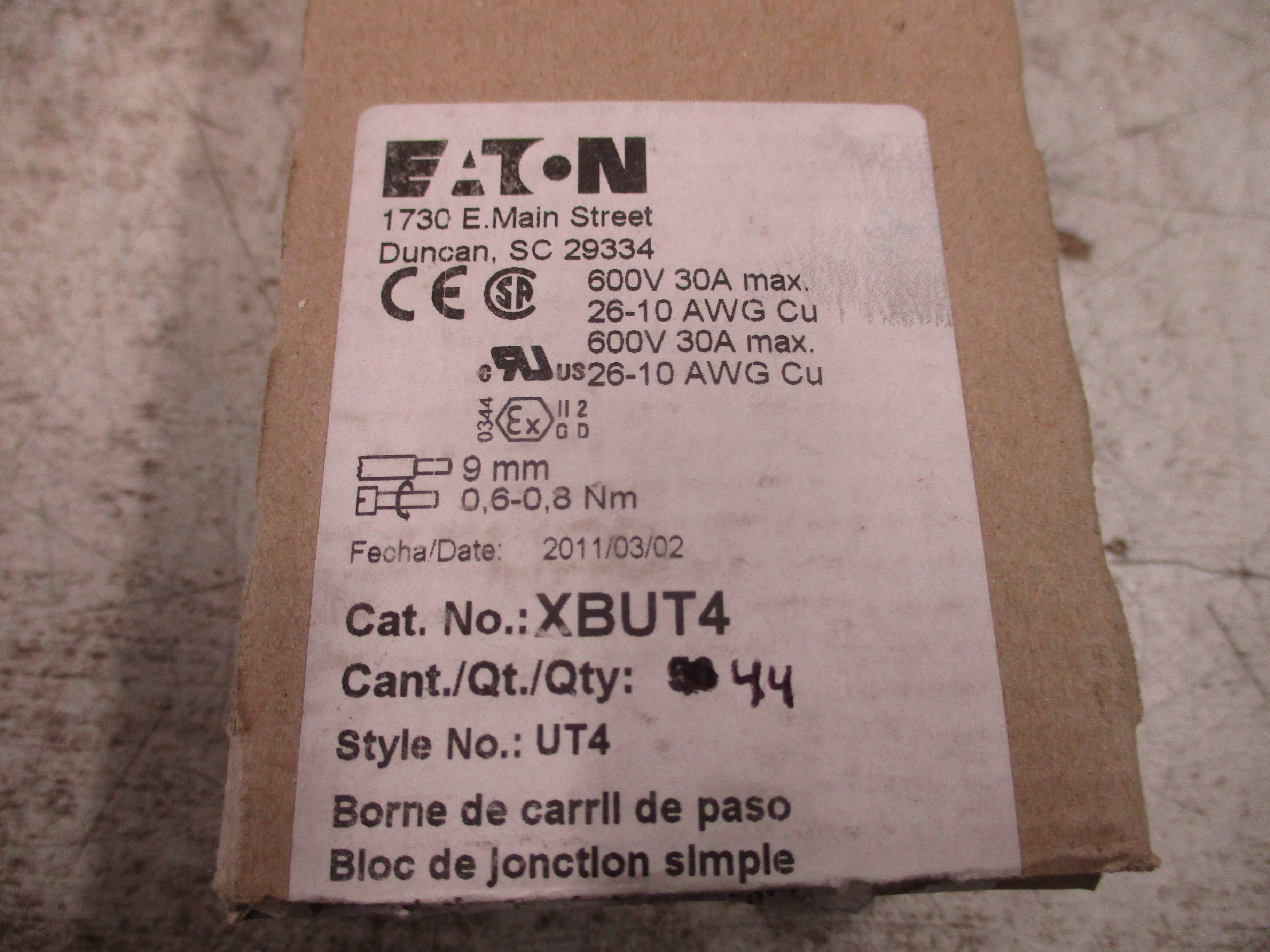 Eaton Feed-Through Terminal Block XBUT4 *Box of 44* New Surplus