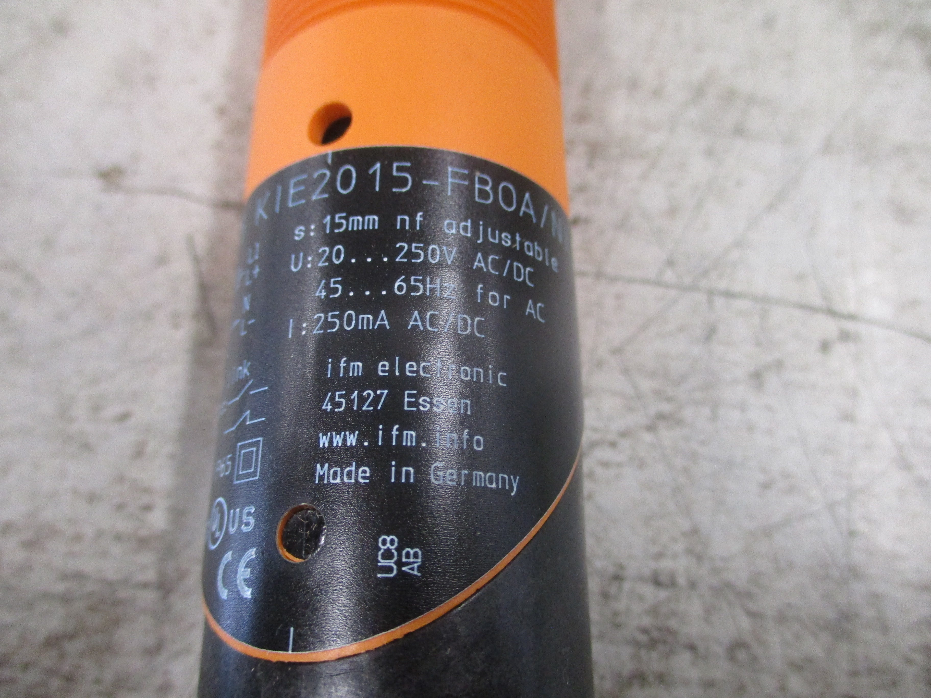 IFM efector 150 Capacitive Sensor KI0205 New Surplus