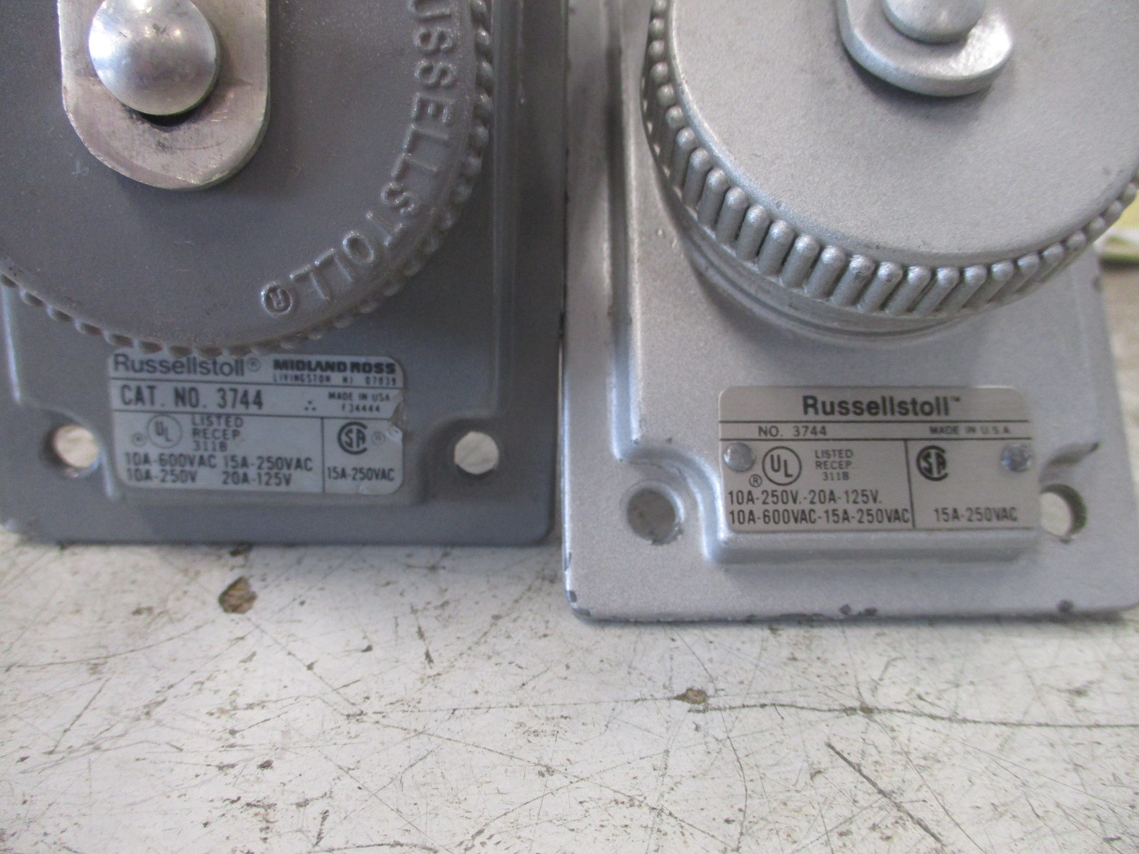 Russellstoll Receptacle 3744 20A @ 125V 15A @ 250V 10A @ 600V 3P 4W *Lot of 2*
