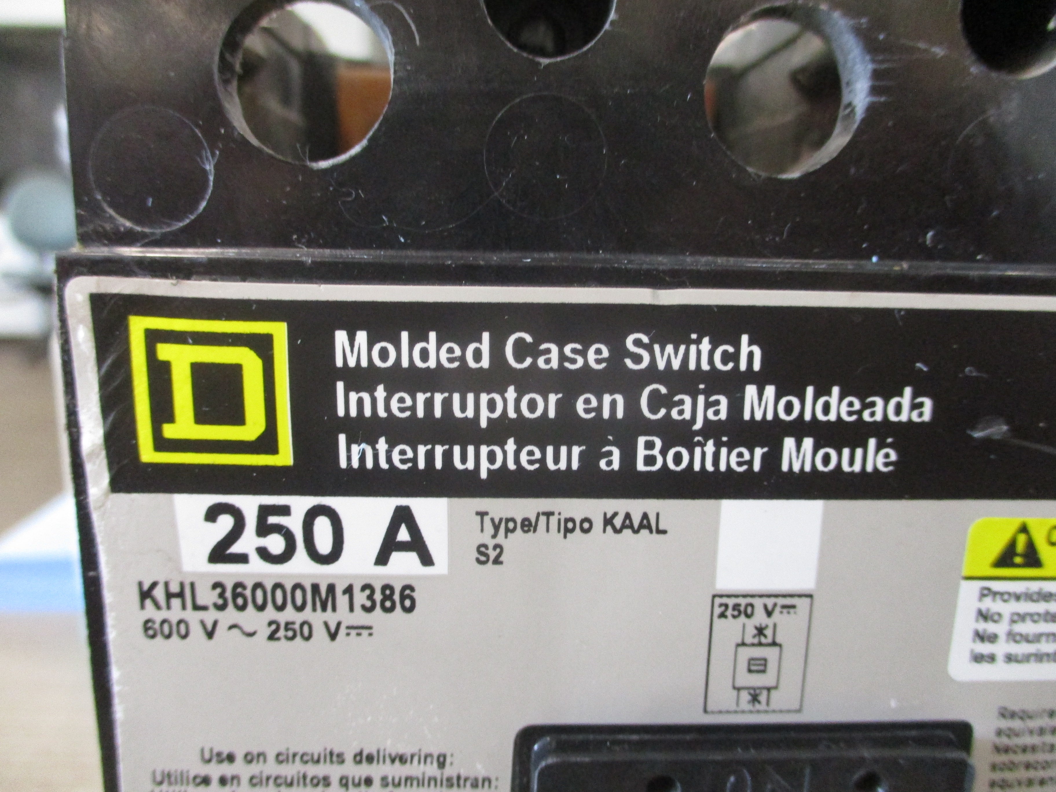 Square D Circuit Breaker KHL36000M1386 250A 600V 3P *No Lugs* Used
