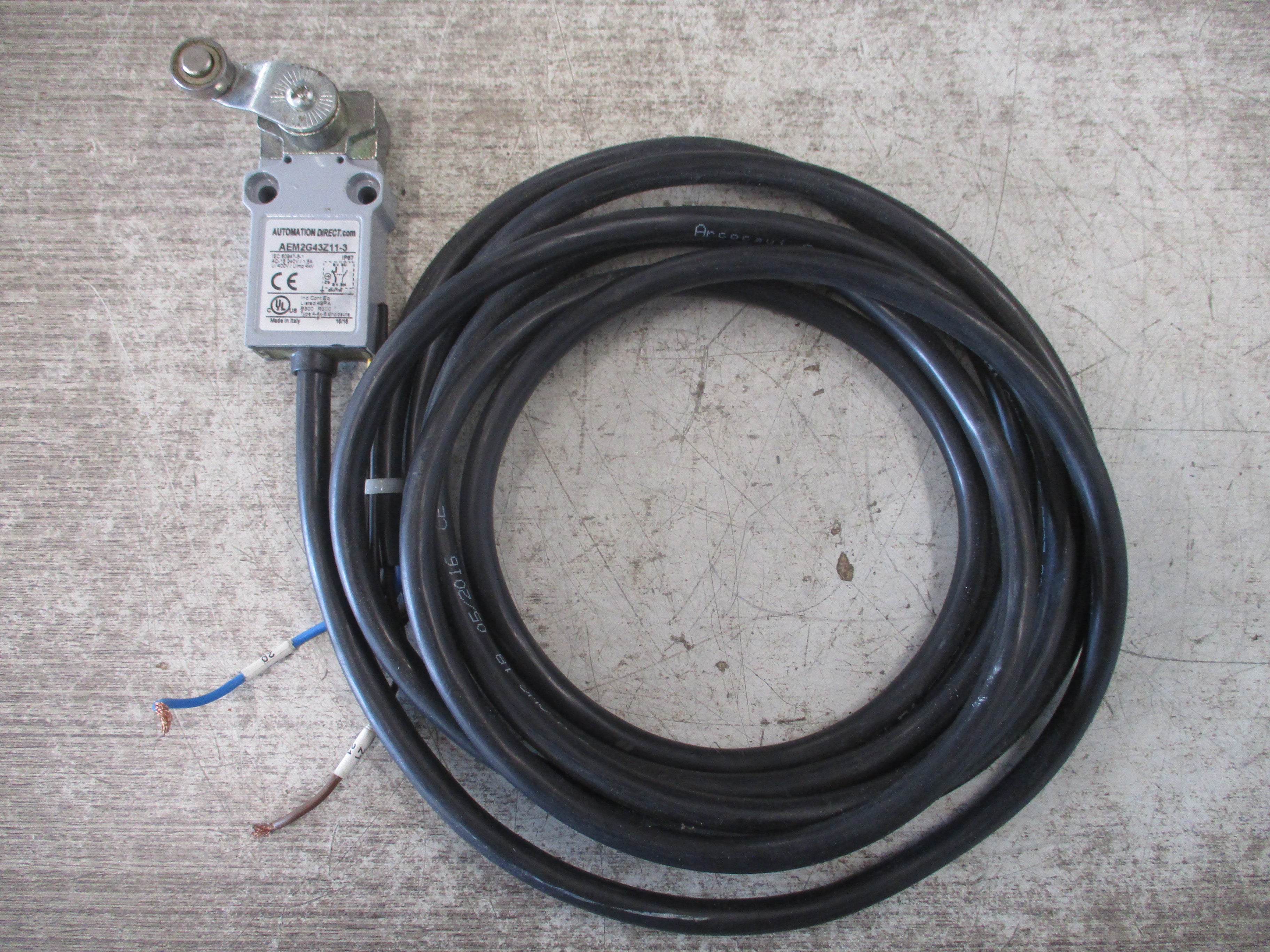 Automation Direct Limit Switch AEM2G43Z11-3 240V 1.5A Used