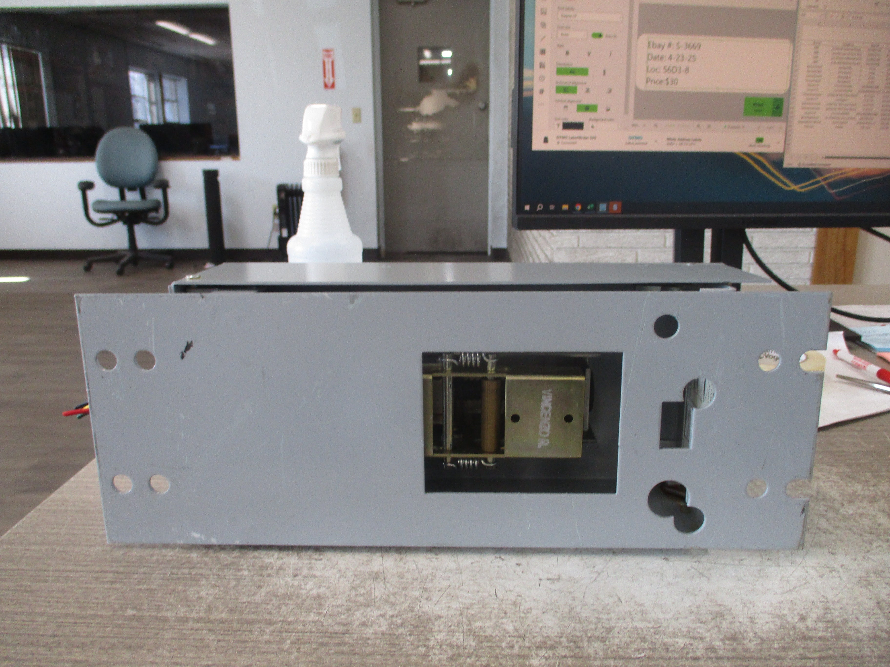 GE Circuit Breaker Operating Mechanism TKMMOMA1 MOD. 2 120VAC 6.0A 125VDC 4.5A