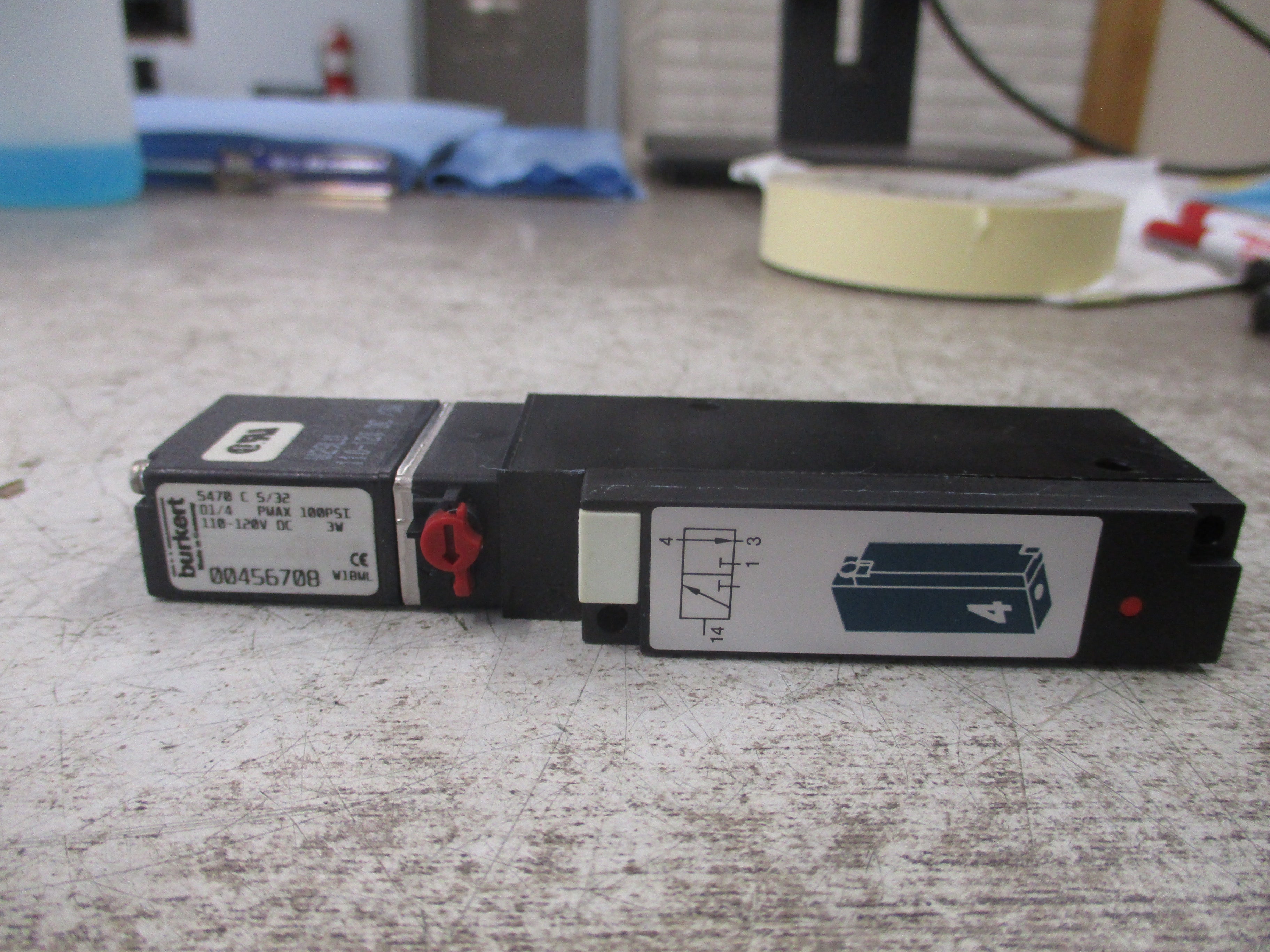 Burkert Solenoid Valve 5470 C 5/32 110-120VDC 100 PSI Used