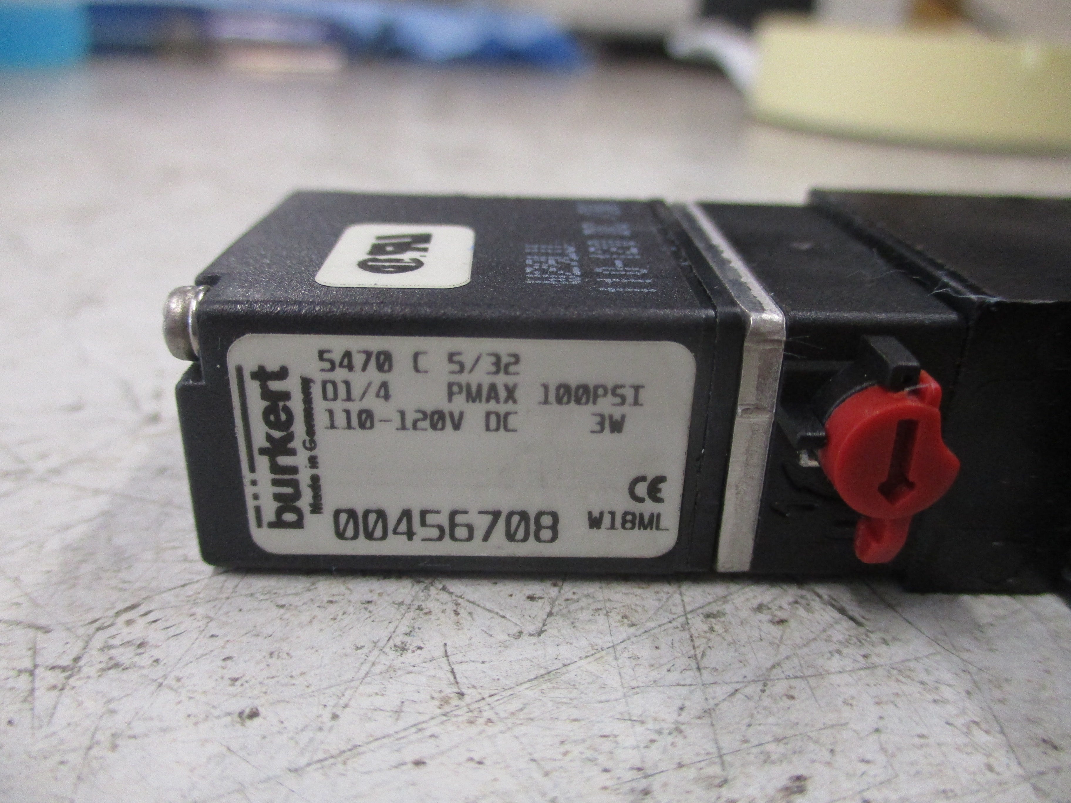 Burkert Solenoid Valve 5470 C 5/32 110-120VDC 100 PSI Used