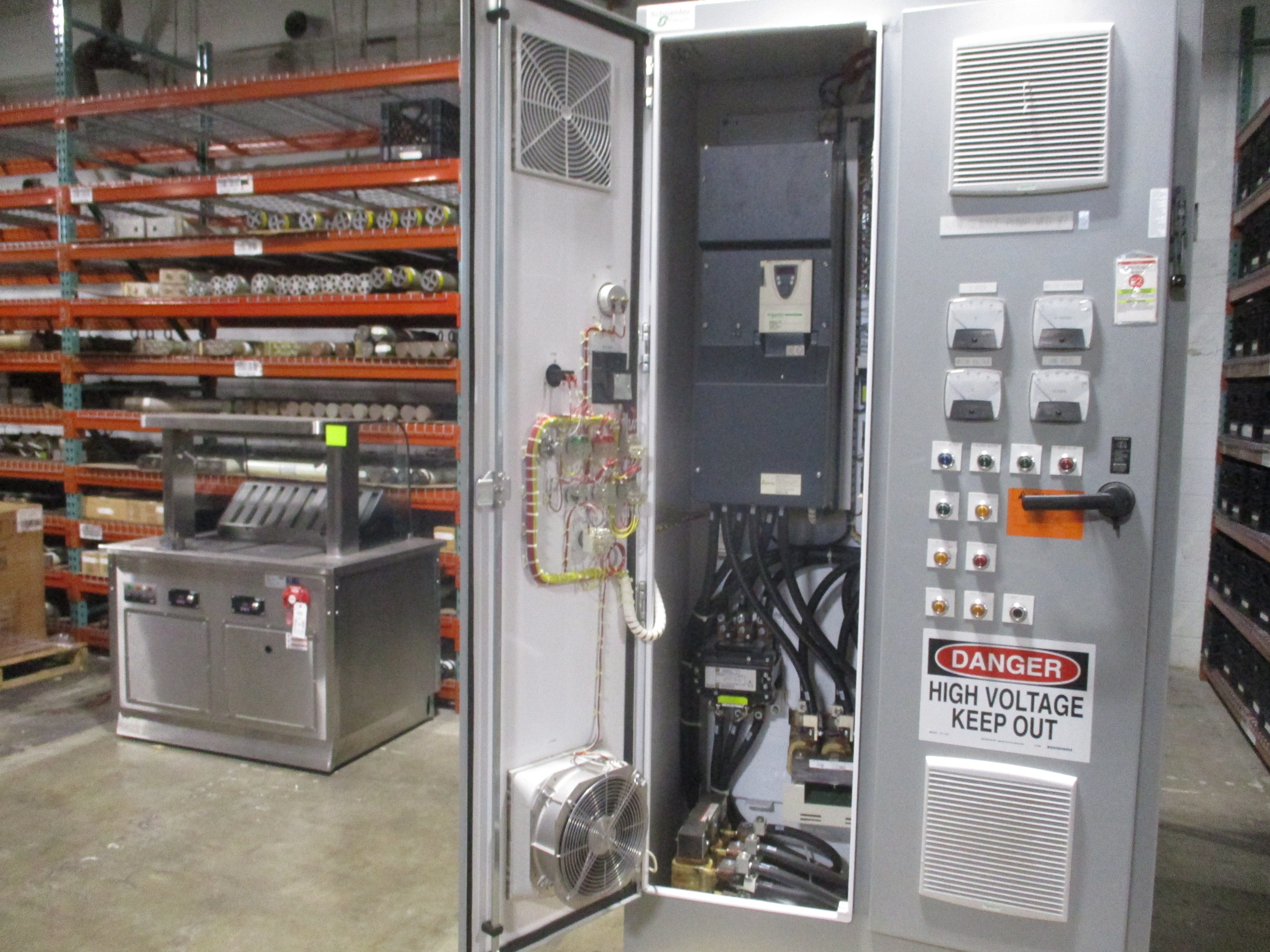 Square D / Schneider Electric Altivar 61 AC Drive With Breaker Disconnect