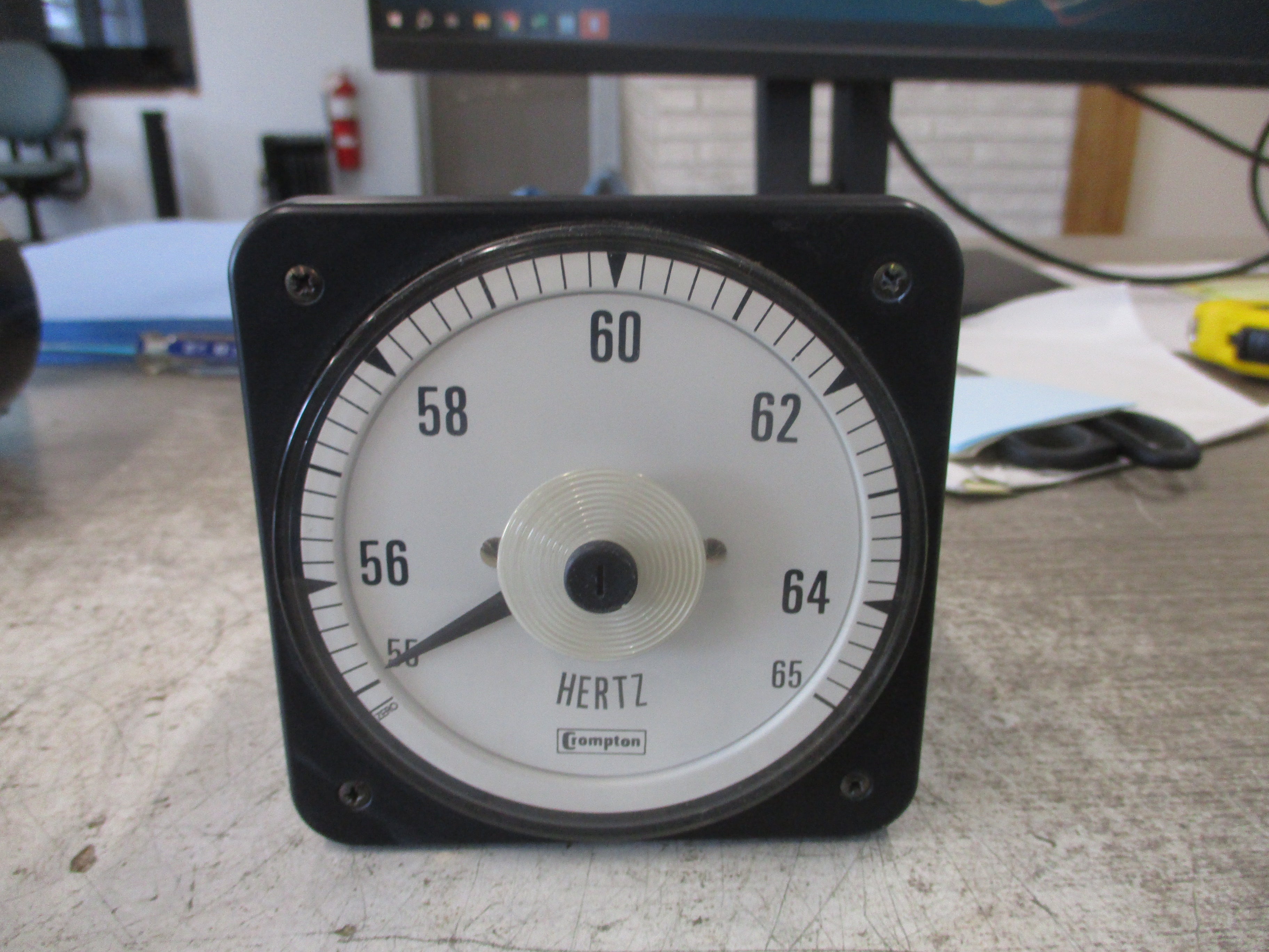Crompton Frequency Meter 077-41LA-PNAN-AN Range: 55-65Hz Used